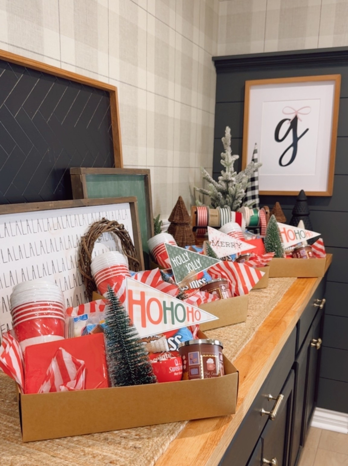 The easiest Hot Chocolate Christmas gift idea! Great for neighbors, friends, co workers, teachers & more!🎄❤️☕️

#LTKGiftGuide #LTKHoliday #LTKSeasonal