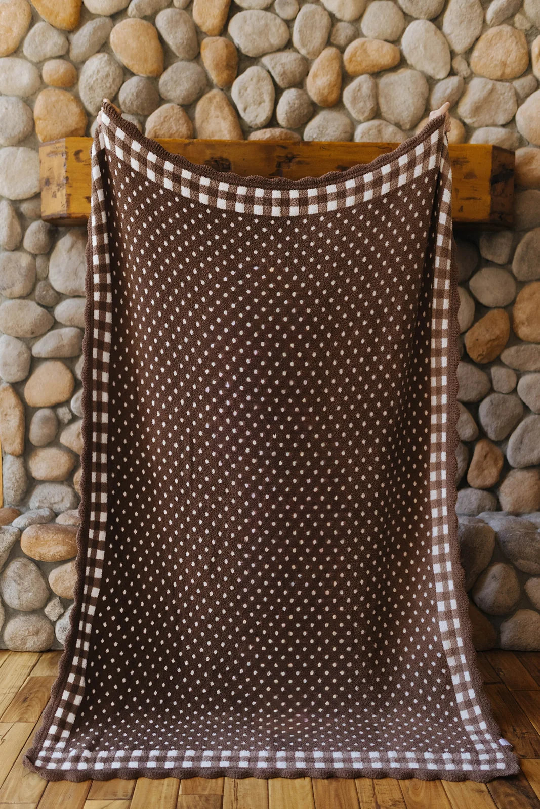 Gingham Scallop Blanket 60x80 | Staykation