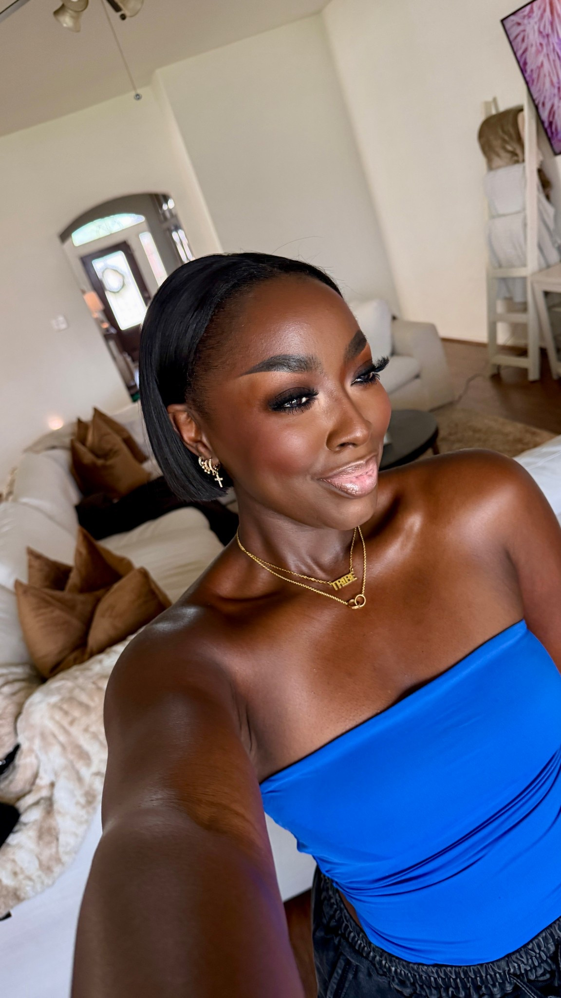 Guess I’m back on Tube Tops! This one doesn’t slide down, which is good. I’m wearing a size medium and I have this in a few colors.