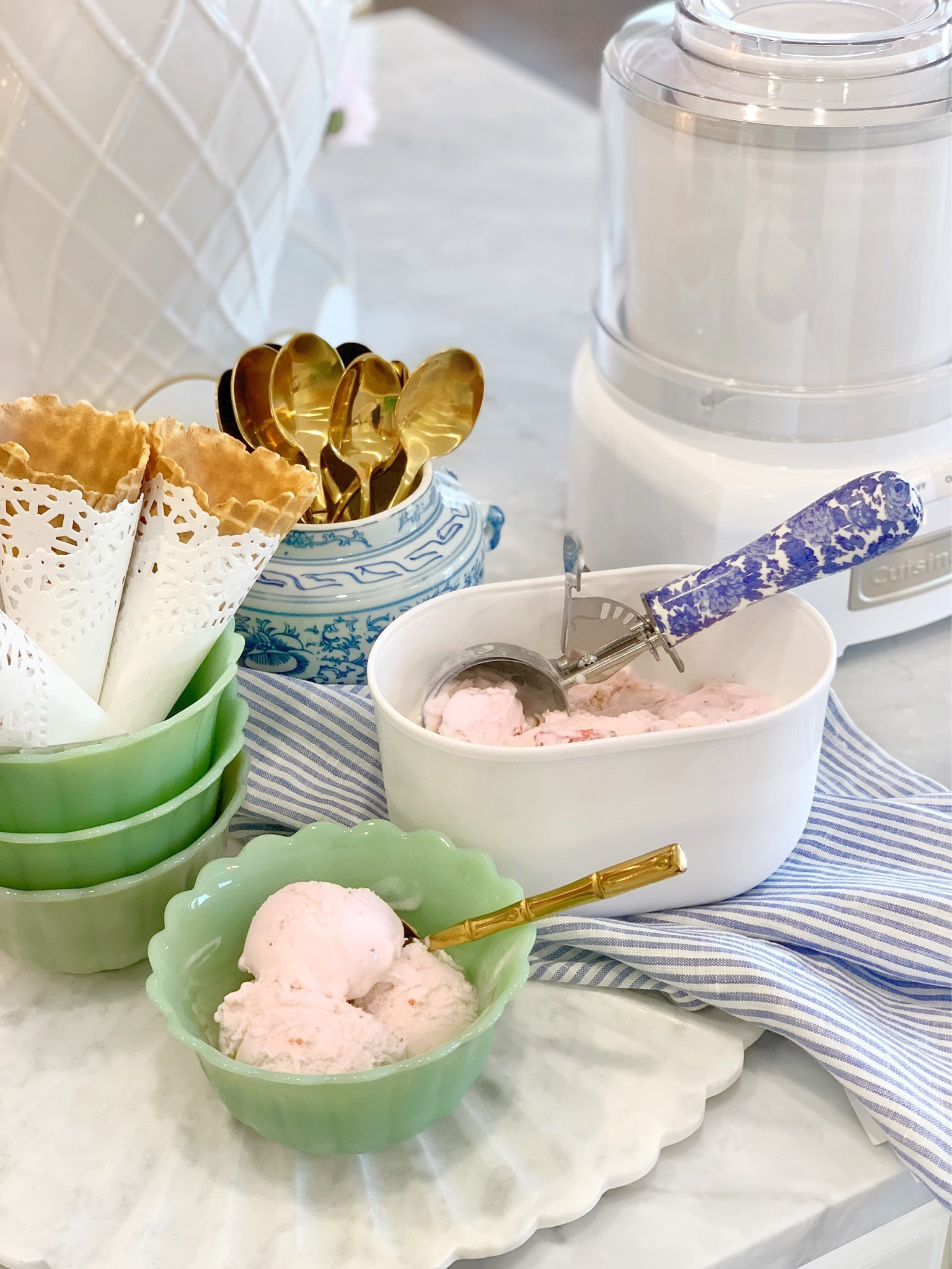 Tovolo Tilt Up Ice Cream Scoop White : Target