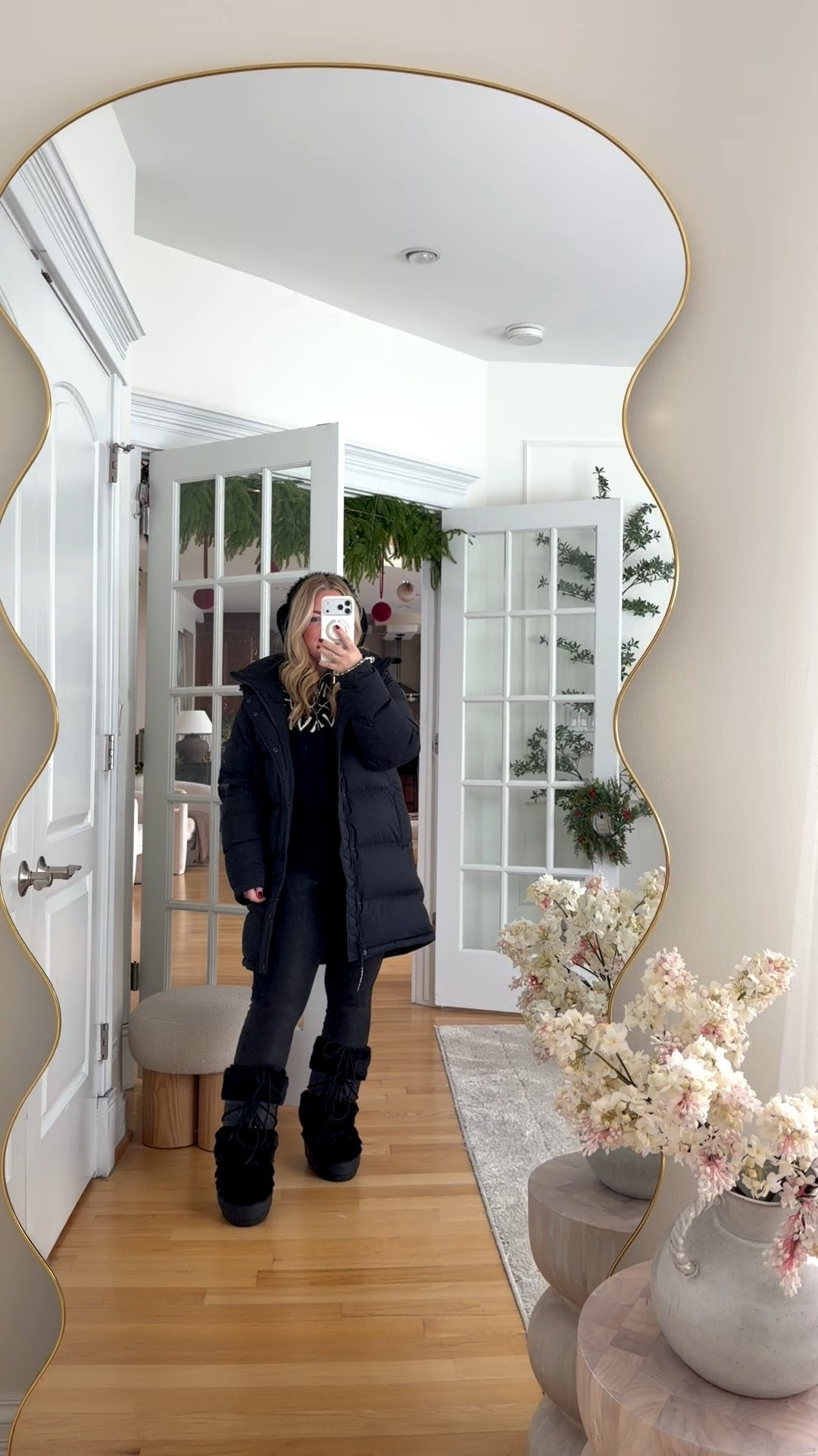 Winter outfit idea! This jacket is so warm and perfect for midwest winter! 

#winteroutfit #winterjacket #aritzia #leggings #moonboot #snowboots #winteroutfitidea #spanx #fleeceleggings #giftideaforher #giftideas #

#LTKgrwm #LTKootd #LTKGiftGuide