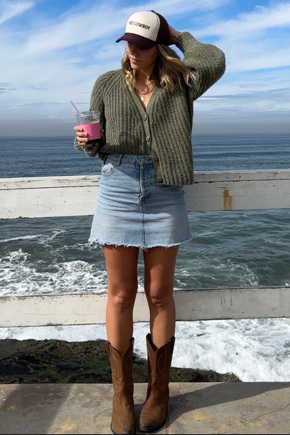 Casual beachy outfit 
Medium sweater 


#LTKfindsunder50 #LTKfindsunder100 #LTKstyletip