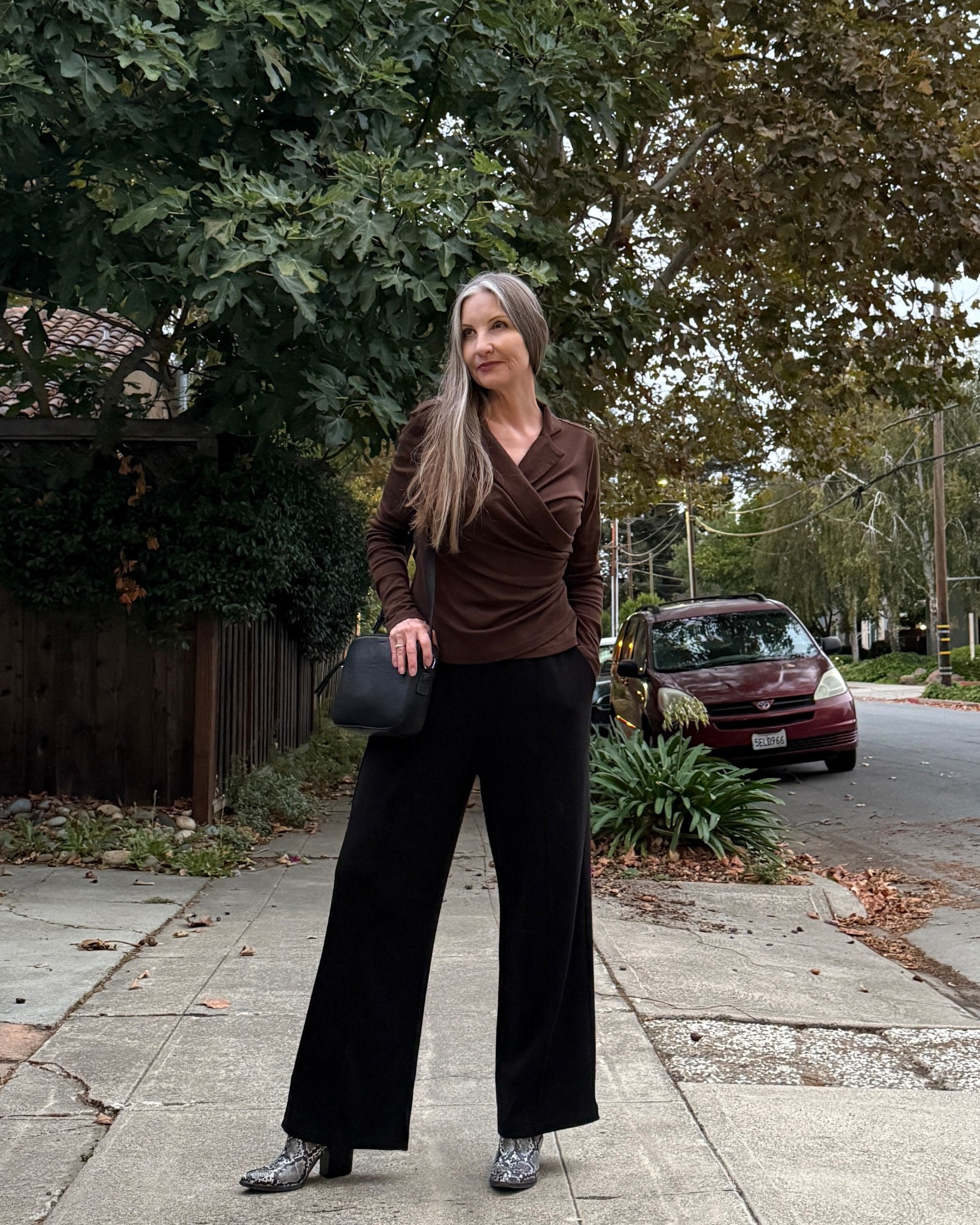 Sustainable style. #wraptop #drawstringpants #crossbodybag #comfortablestyle #naturalfabrics