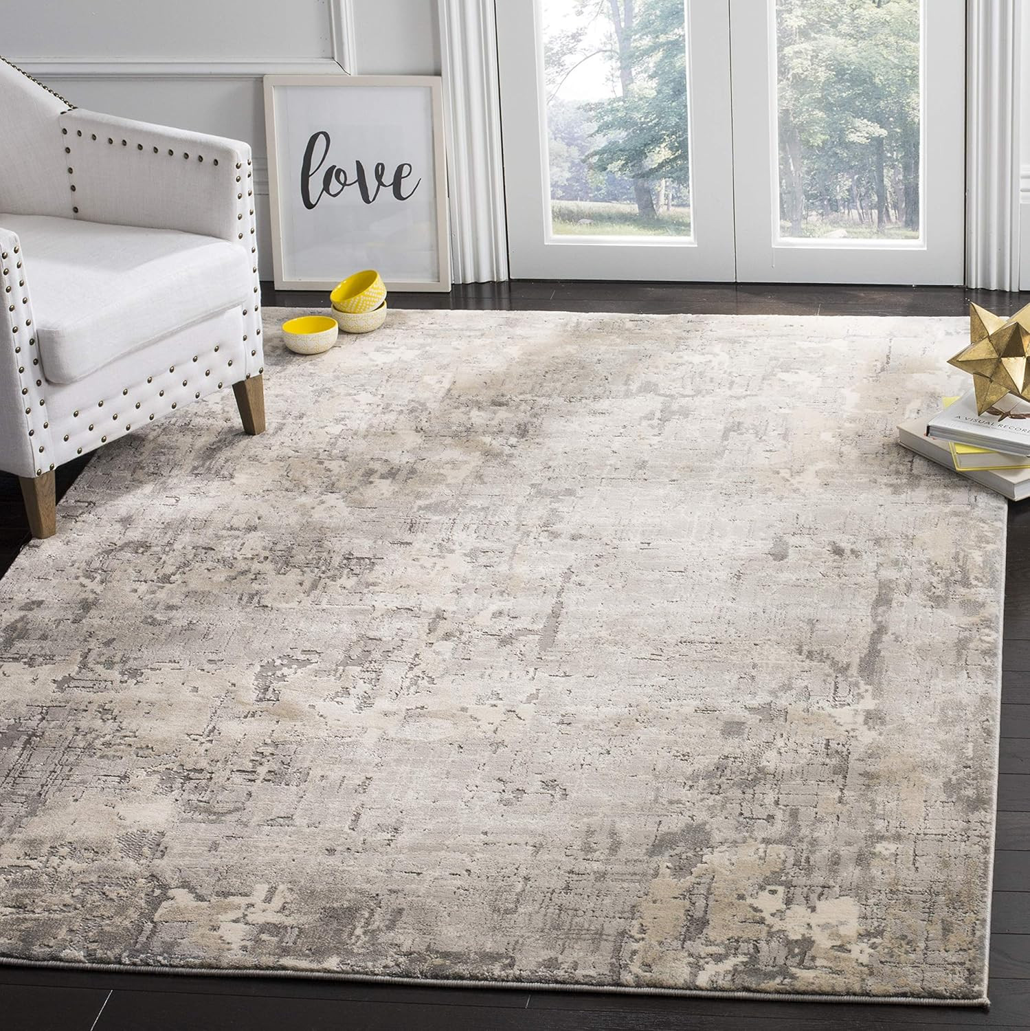 Safavieh Meadow Collection MDW178F Modern Abstract Area Rug, 5'3" x 7'6", Grey | Amazon (US)