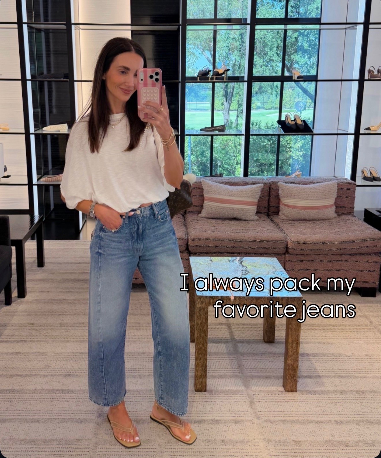 Top size XS, jeans 25.