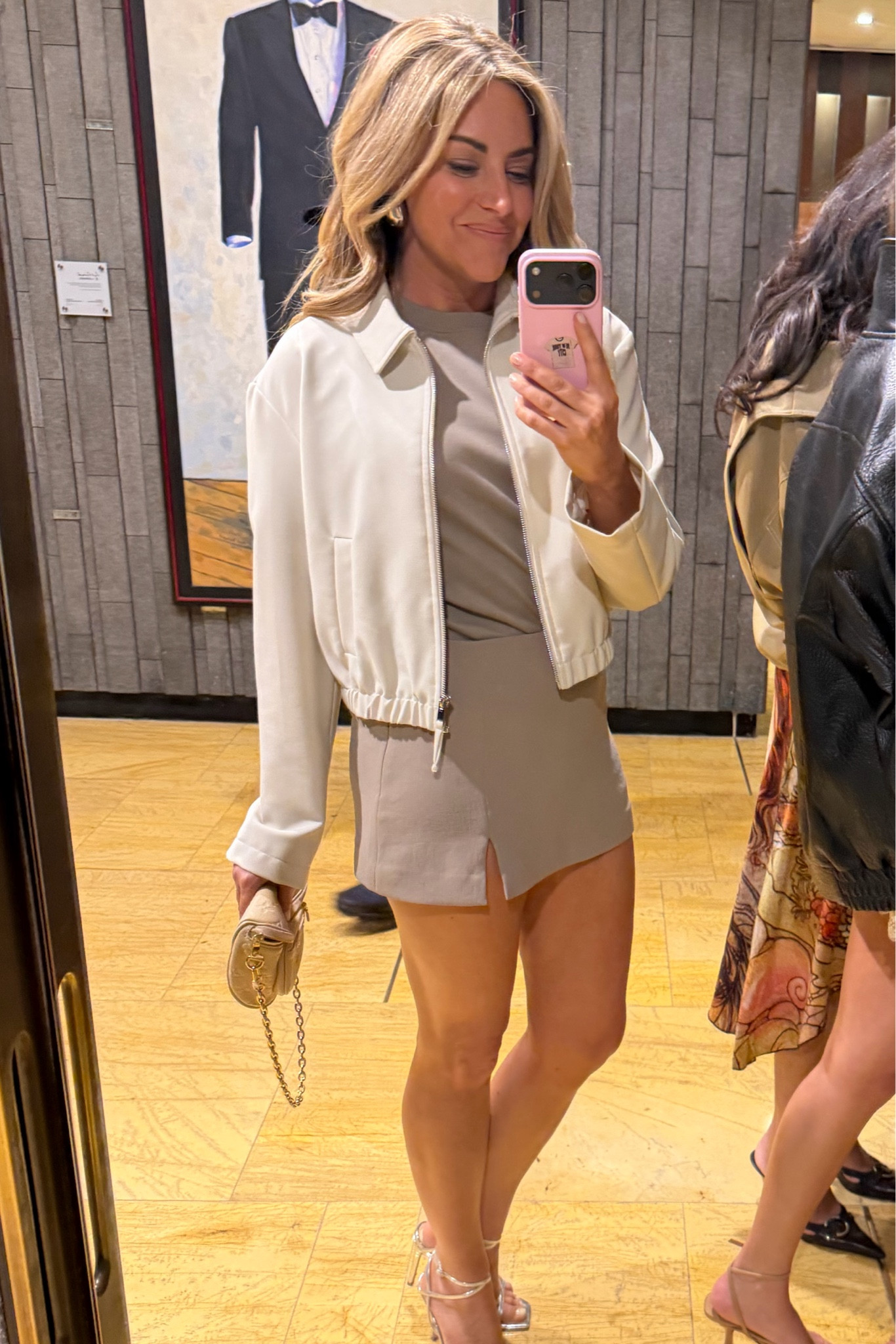 Nomad taupe moment from Artizua for a night in the city !