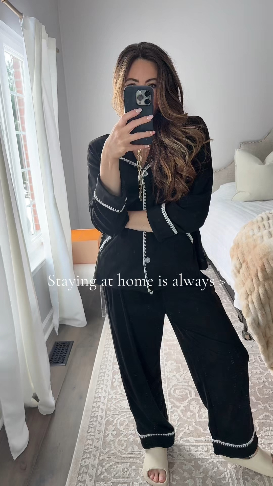 A cozy January | Loungewear | Pajama Set ❄️🧦🤍

#LTKSeasonal #LTKFindsUnder50 #LTKHome