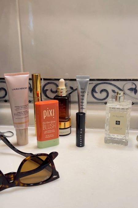 Beauty & makeup essentials I brought on holiday 🏖️

#makeup #beauty #essentials 

#LTKbeauty #LTKtravel
