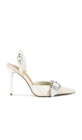 Steve Madden Delilah Slingback Pump in Ivory. - size 6 | Revolve Clothing (Global)