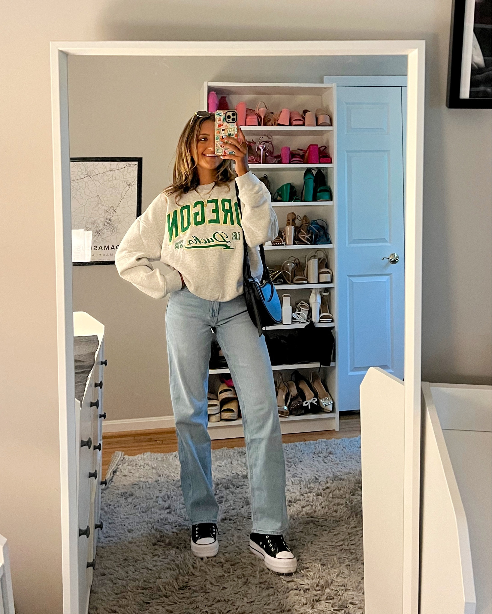 college game day / back to school outfits from Hollister new campus collection! 🏈🍂 just in time for football season. 

wearing a size XS in hoodie and a 000R in straight leg jeans 
