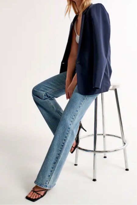 Blazer 
Jeans 

Fall outfit 
Fall outfits  
#ltkseasonal 
#ltku
#ltkstyletip 
#LTKSale #LTKfindsunder100 #LTKfindsunder50