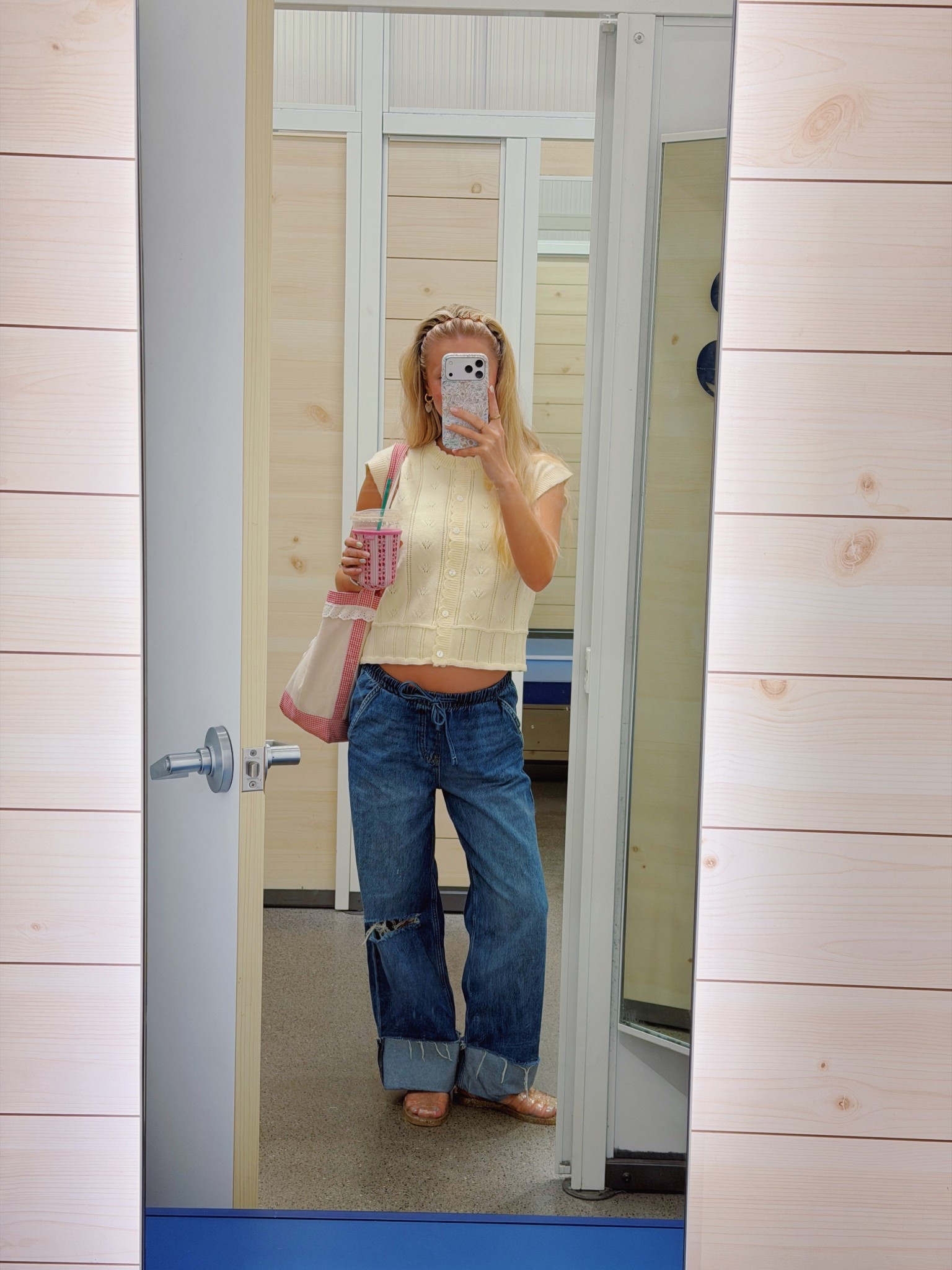 Ok so I love this outfit!!!! These jeans are so perf for my growing bump but also will be soo amazing not pregnant! 