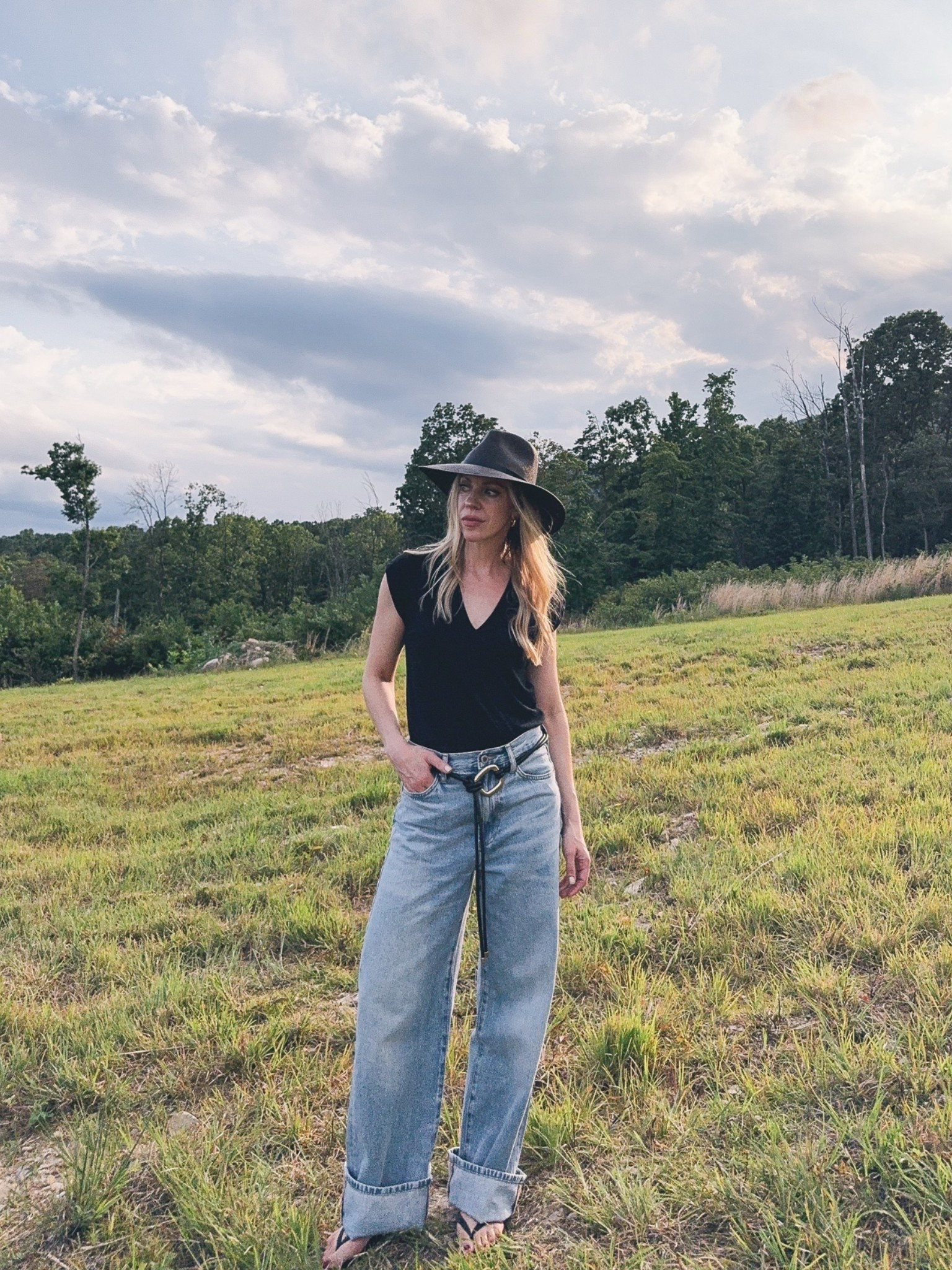 Transitional outfit, summer to fall style, @Zara cuffed baggy jeans, @Madewell leather wrap belt

#LTKSeasonal #LTKSaleAlert #LTKOver40