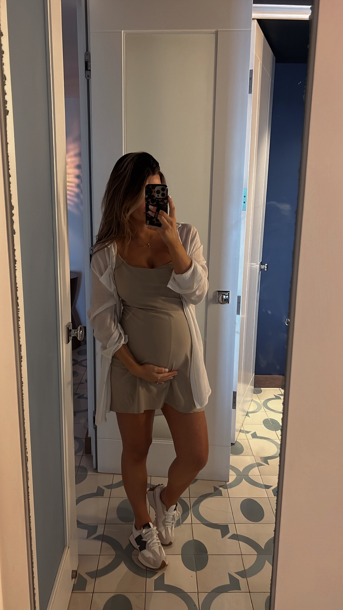 Abercrombie traveler dress size medium / 29 weeks pregnant 



#LTKbump