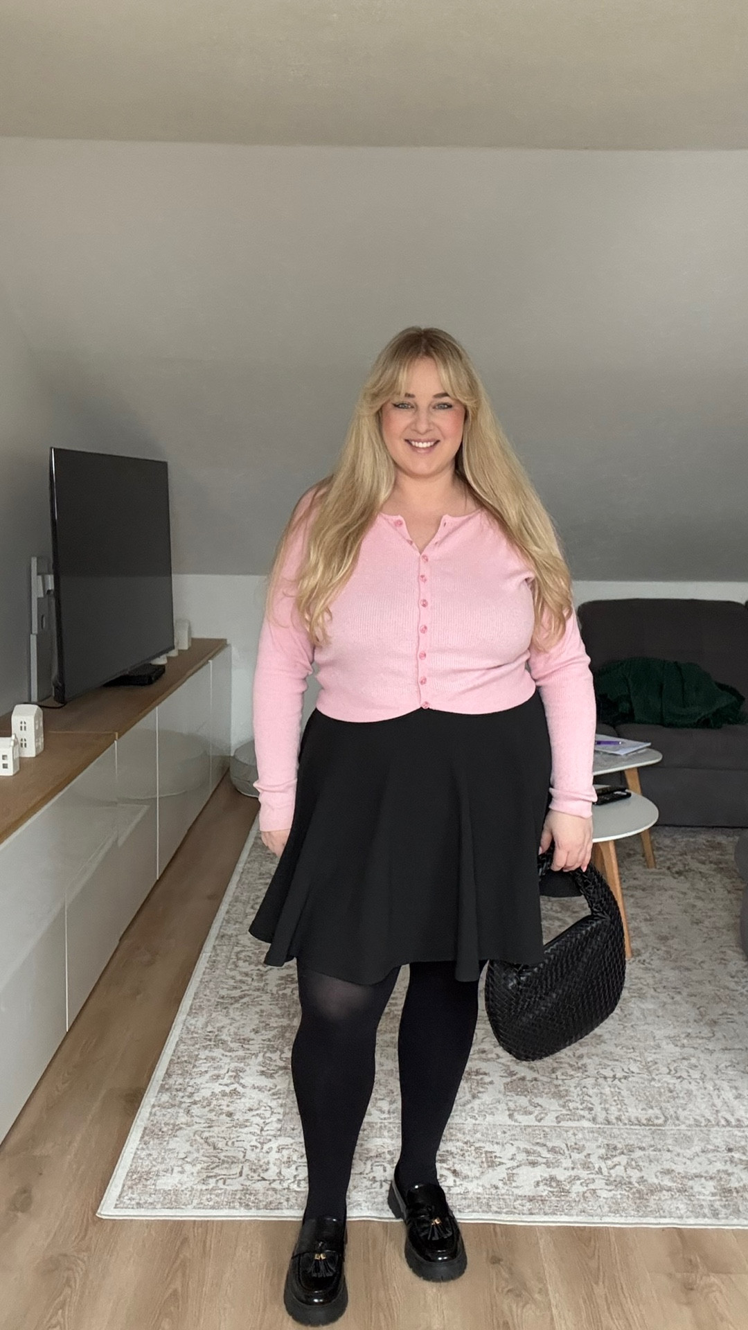 Valentinstagslook 💗

Ganz viele Farben, viele Größen.. 
3 XL ist ca wie Gr 48 

Der Rock ist der Schnappaaaa!!!

#rock #plussizefashion #valentinstag #amazonfashion 

#LTKFashionMonth #LTKdeutschland #LTKplussize