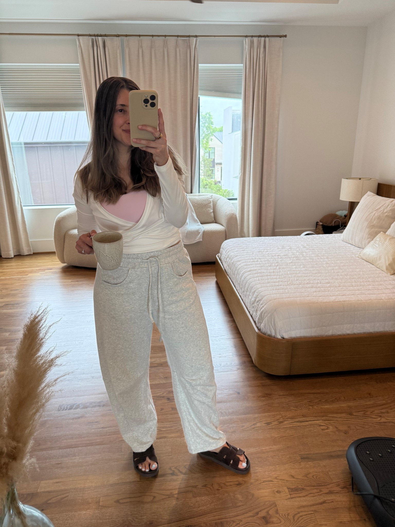 Cozy at home outfit - love the barrel leg sweatpants! Wearing size small (they run big)

#LTKmomlife #LTKdayinmylife #LTKootd