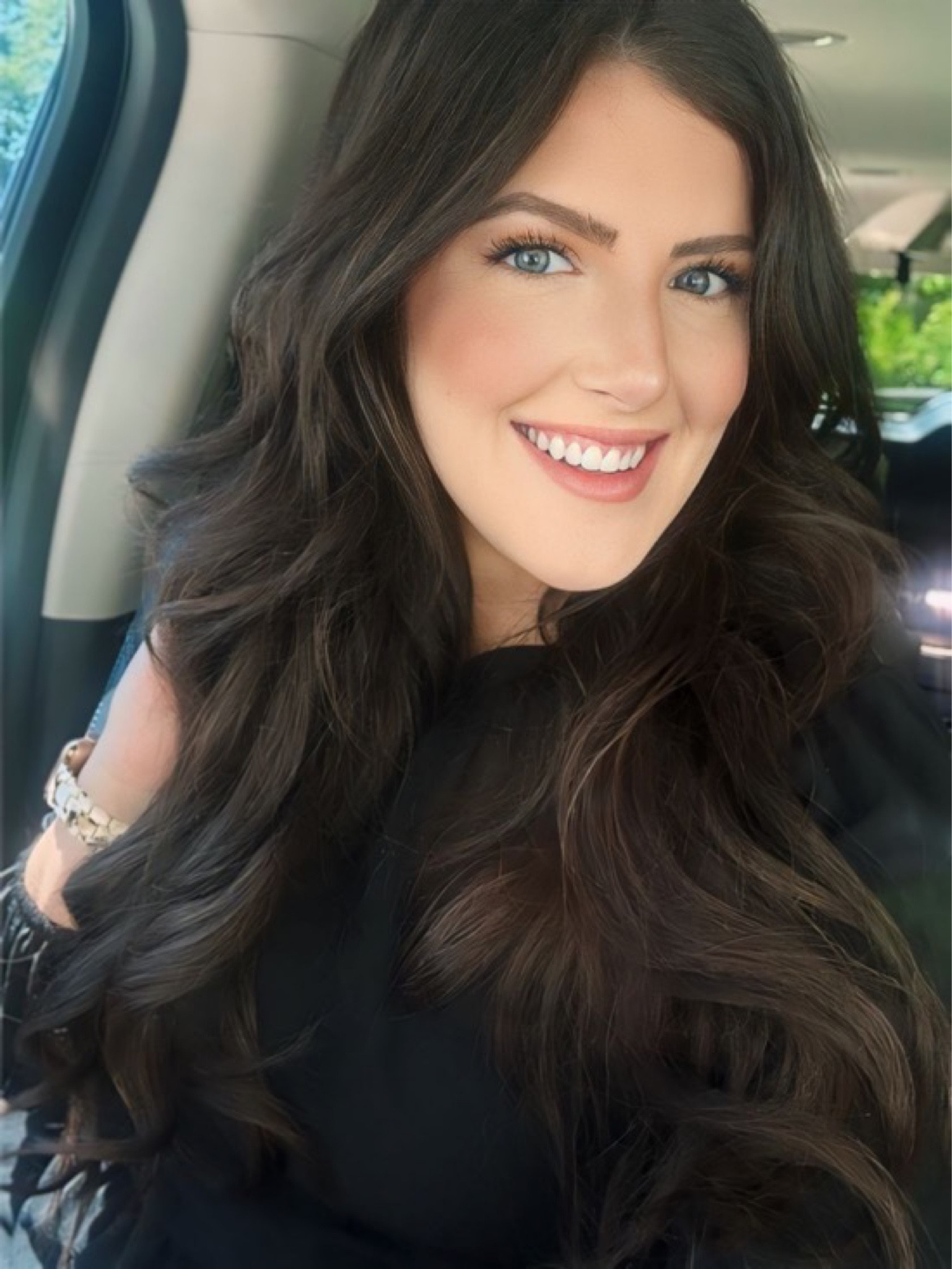 My every day hair curler, I use the 1.5 inch but I have also used the 1 inch and love it. They use this curler at my salon 🤍 I do have extensions so I like the look of the bigger barrel - but 1 inch is great too. The long barrel is so much nicer to work with than my other curlers  

#LTKStyleTip #LTKBeauty