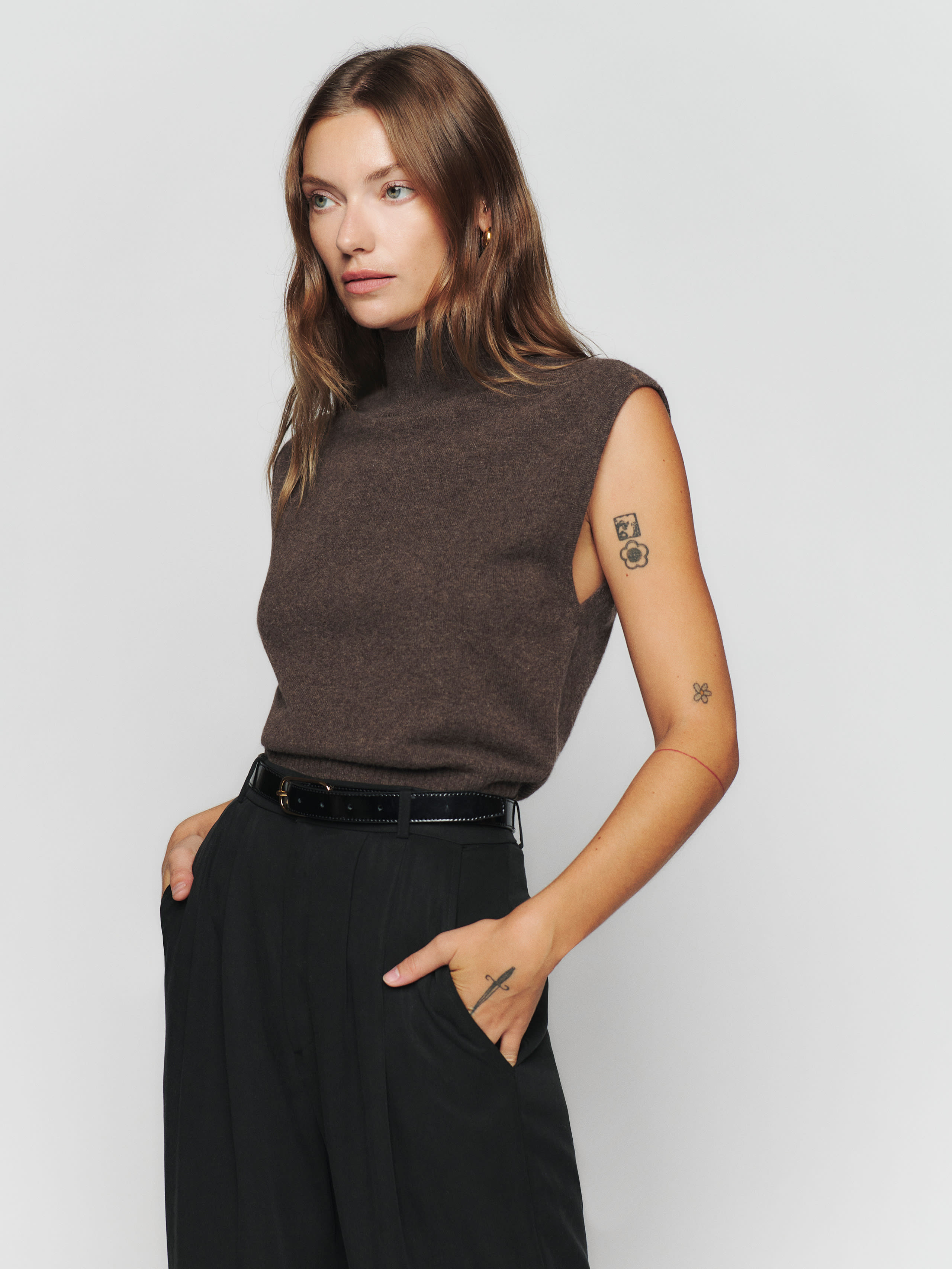 Arco Cashmere Sleeveless Turtleneck Sweater | Reformation (Global)