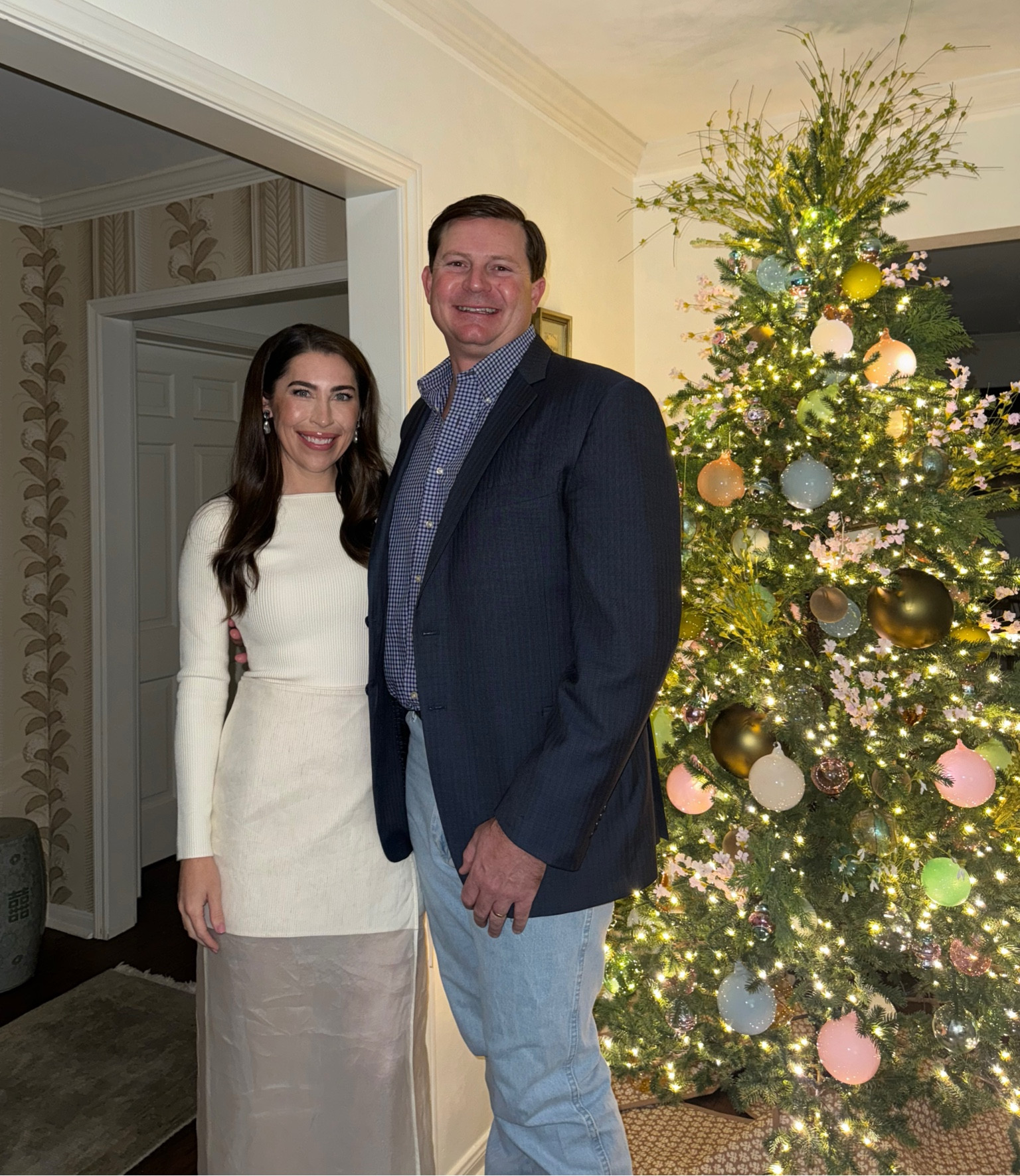 Skirt is Tory Burch but no longer available💔 tagging others 