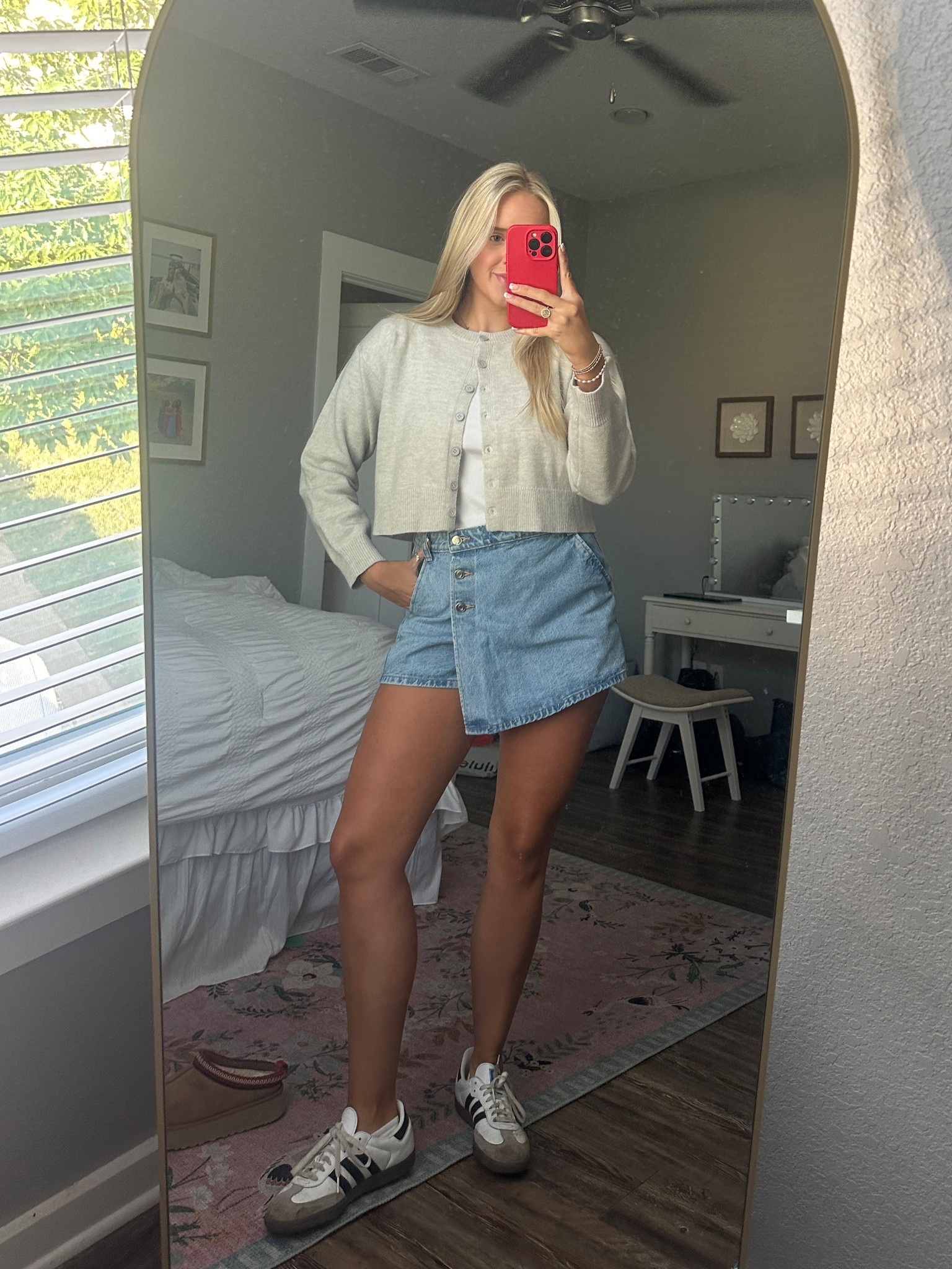 Perfect for a coffee run in the spring! 
#collegeoutfit #summer #springoutfit #workoutfit #classoutfit 

#LTKU #LTKSeasonal #LTKFindsUnder50