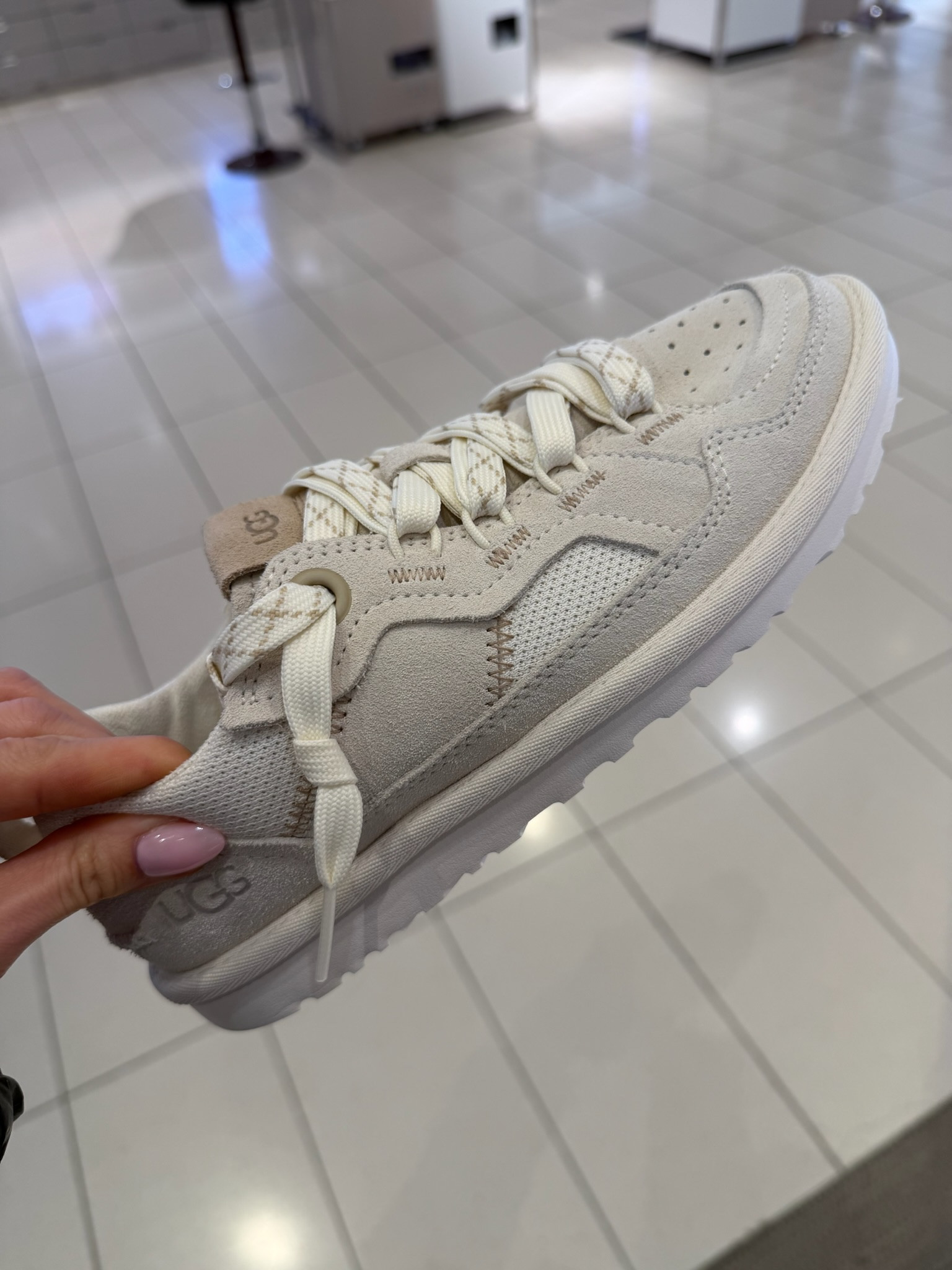 These Ugg shoes are so cute and so classy! Annabrstyle 

#LTKmomlife #LTKootd #LTKdayinmylife