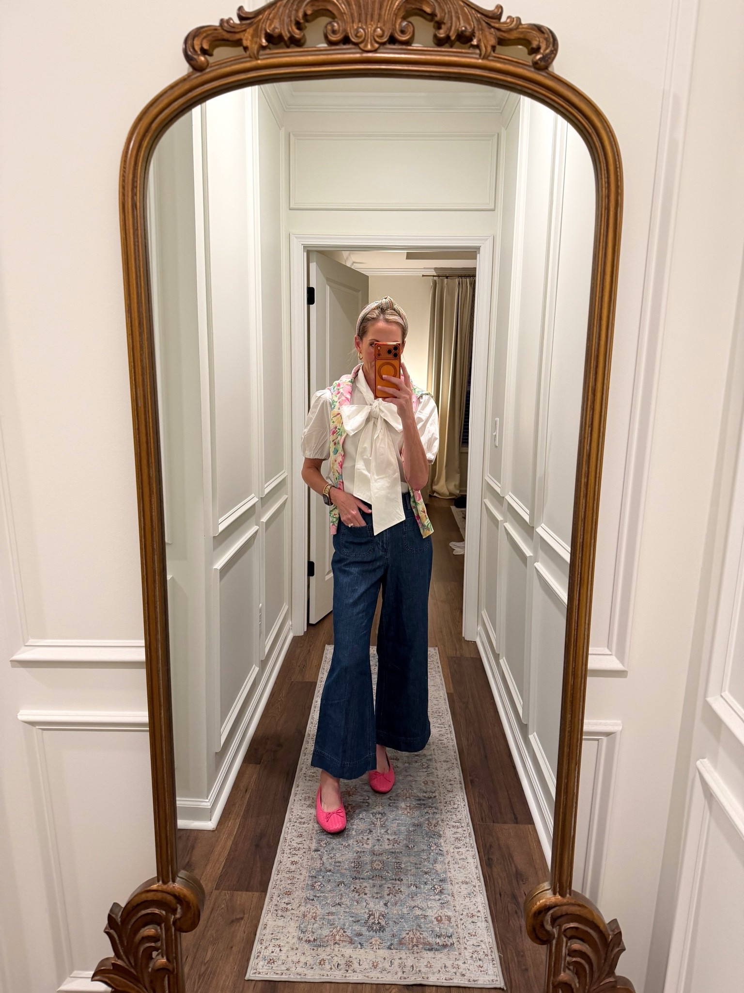 Today’s OOTD Walmart new arrival top under $30 and new arrival pants under $30 wearing a size extra small in both.