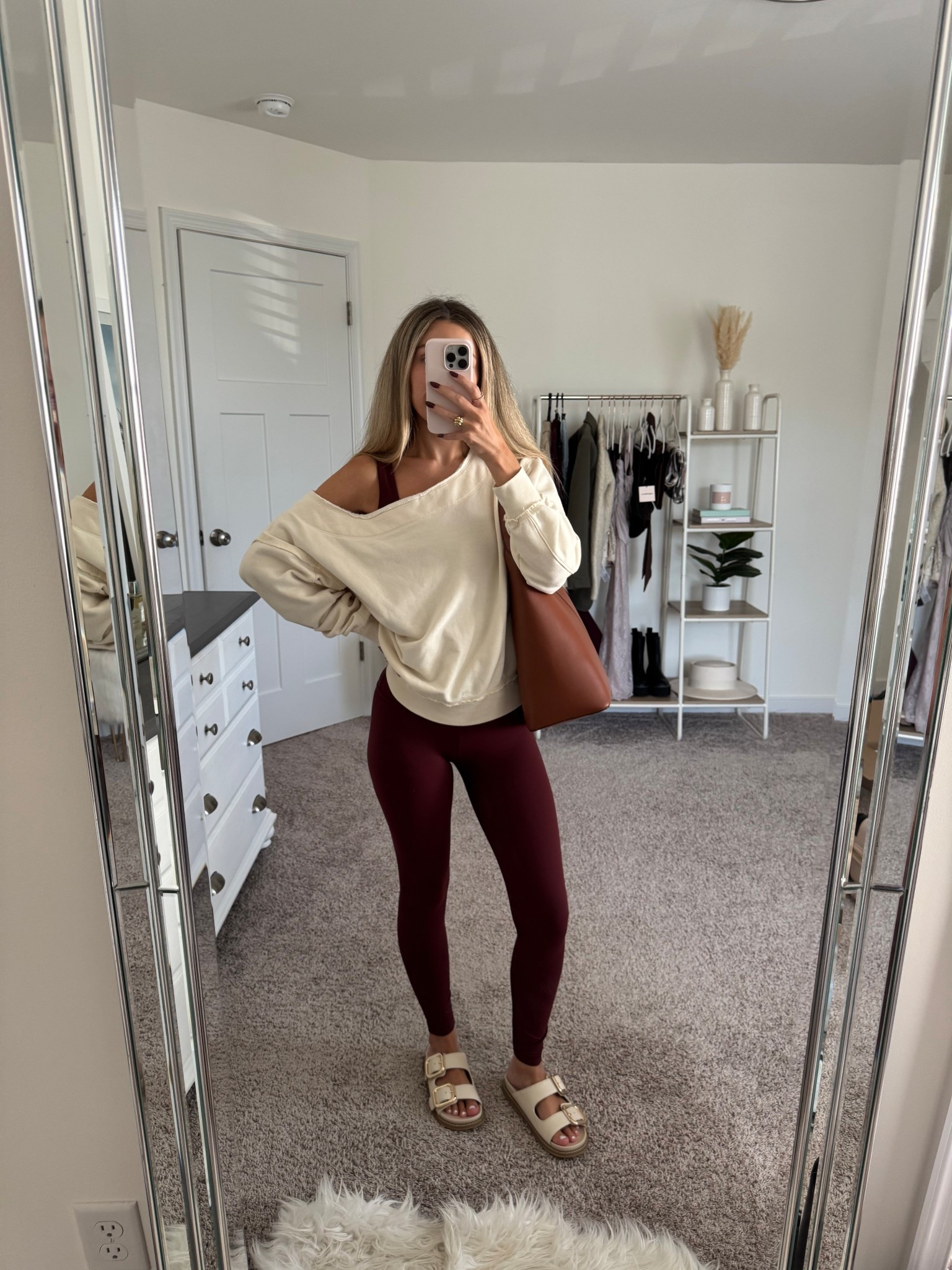 Cozy & casual ootd for an admin work day — went to a coffee shop to get out of the house for a little and it was such a nice change of scenery! 
Size xs in everything 



#LTKFindsUnder50 #LTKSeasonal #LTKFindsUnder100