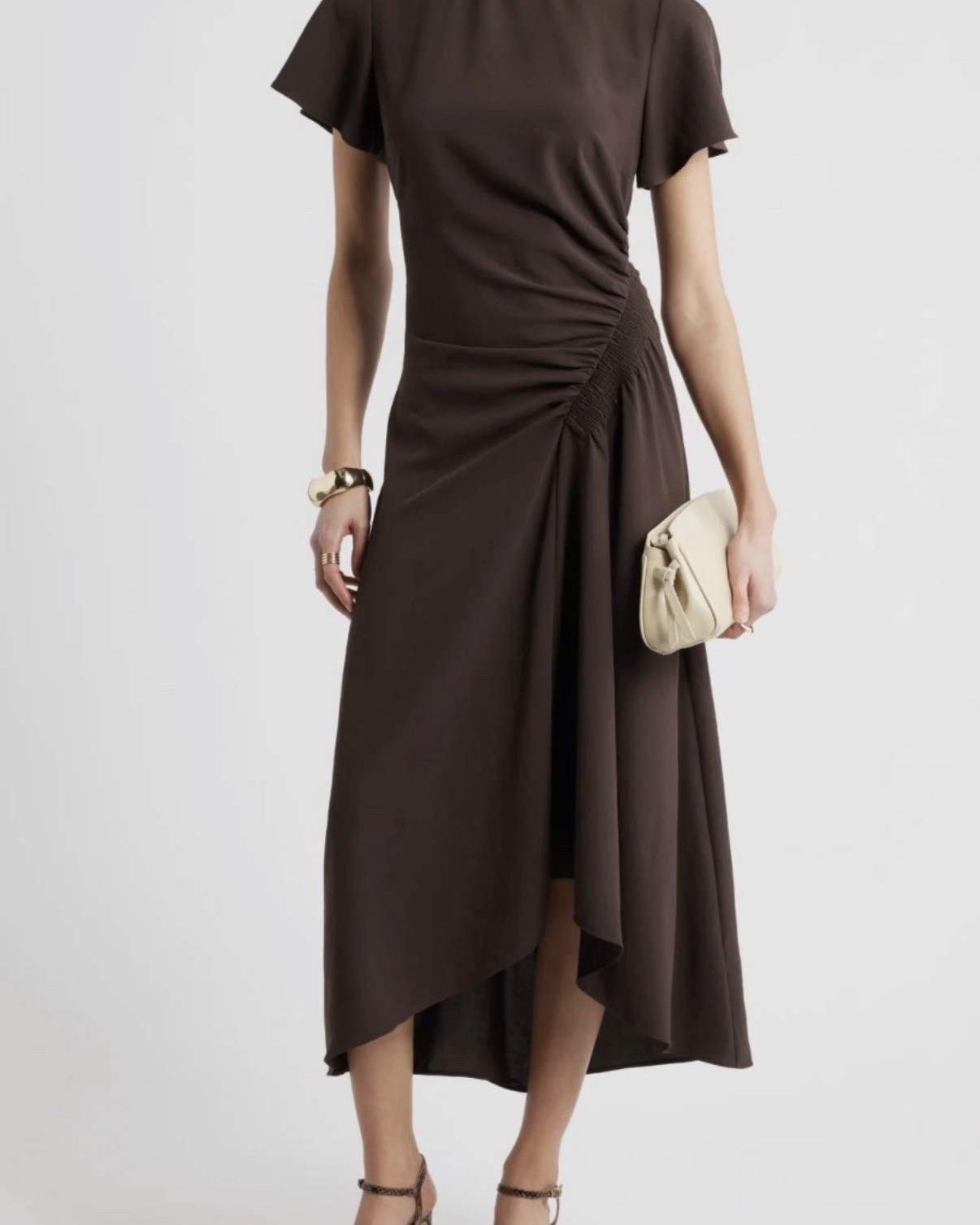 Brown dress
Spring outfit 
Summer outfit 
Bucket bag