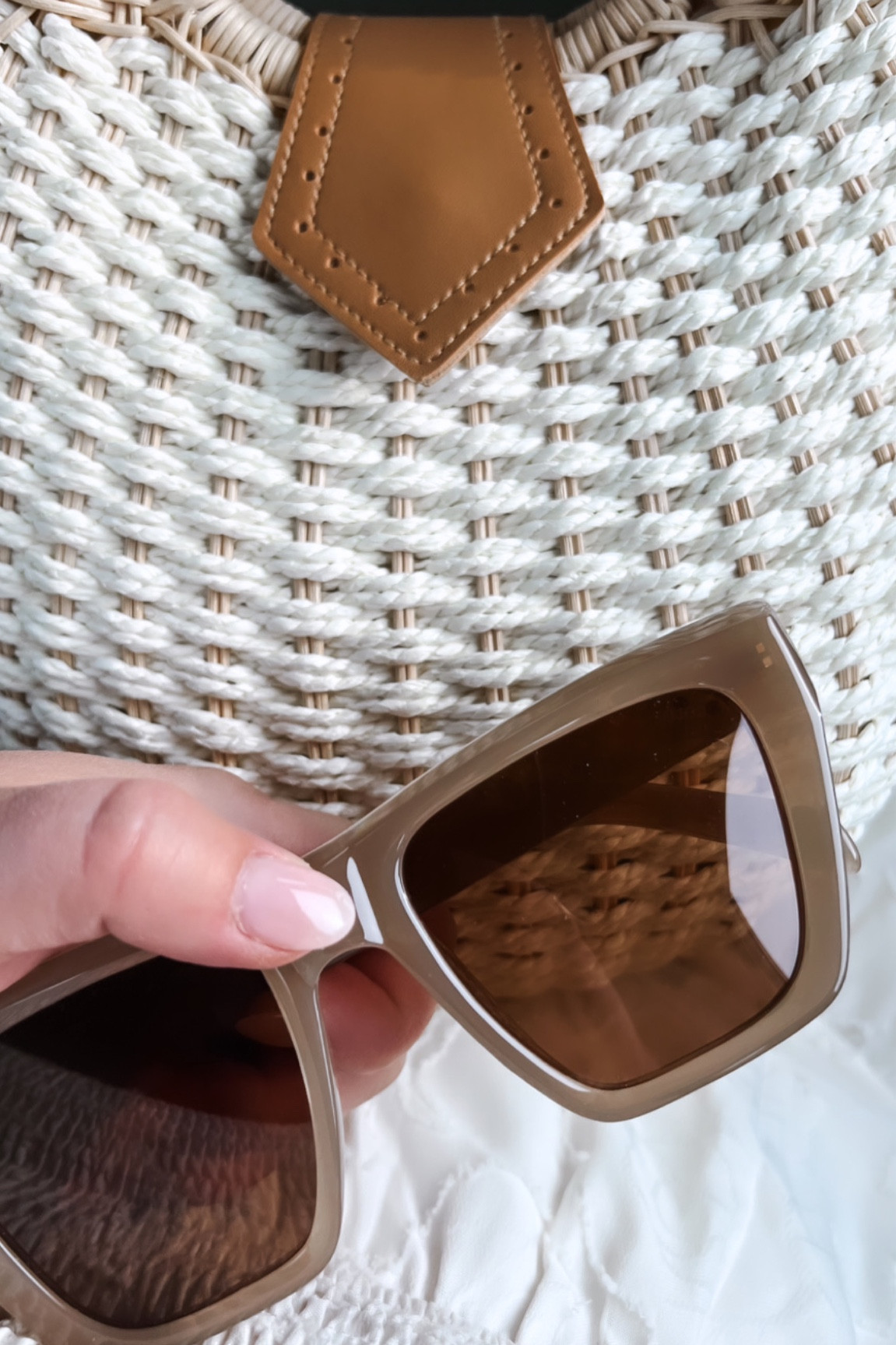 Summer neutral vibes 🤍🤎 amazon sunglasses, shades, sunnies, neutral sunglasses, amazon handbag, Amazon purse, amazon summer bag, beach bag, neutral purse, Sojos sunnies, trufflesandruffles_xoxo 

#LTKSeasonal #LTKFind #LTKstyletip