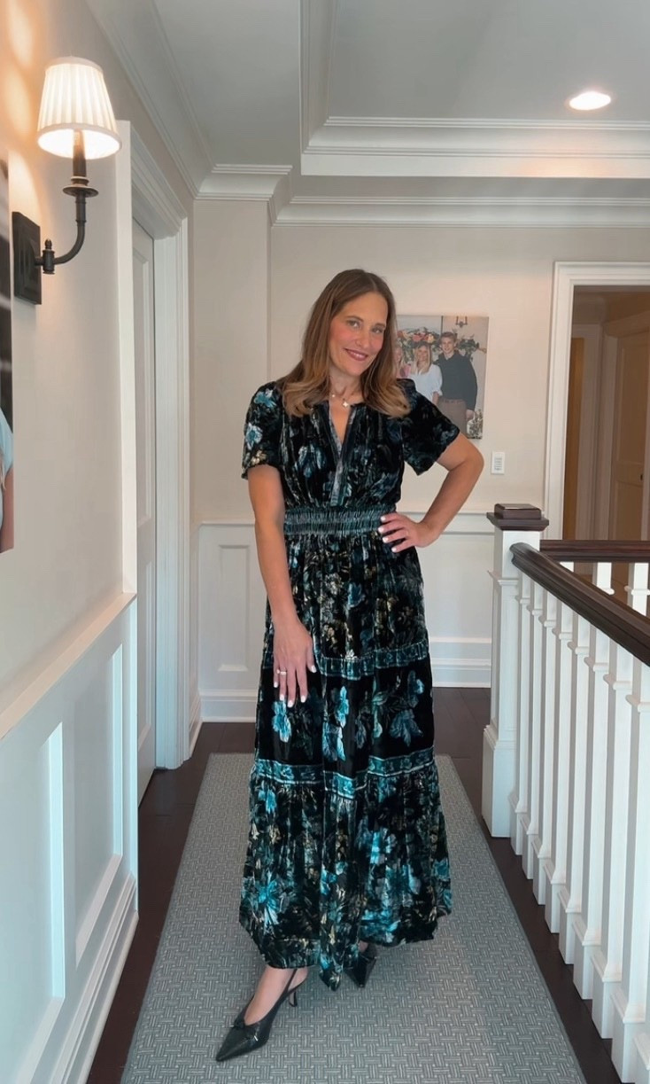 I am loving this v-neck short sleeve dress from Anthropologie. The velvet adds so much texture and the pattern is stunning! This is a great option if you have a holiday party or festive event coming up! 

#LTKOver40 #LTKHoliday #LTKMidsize