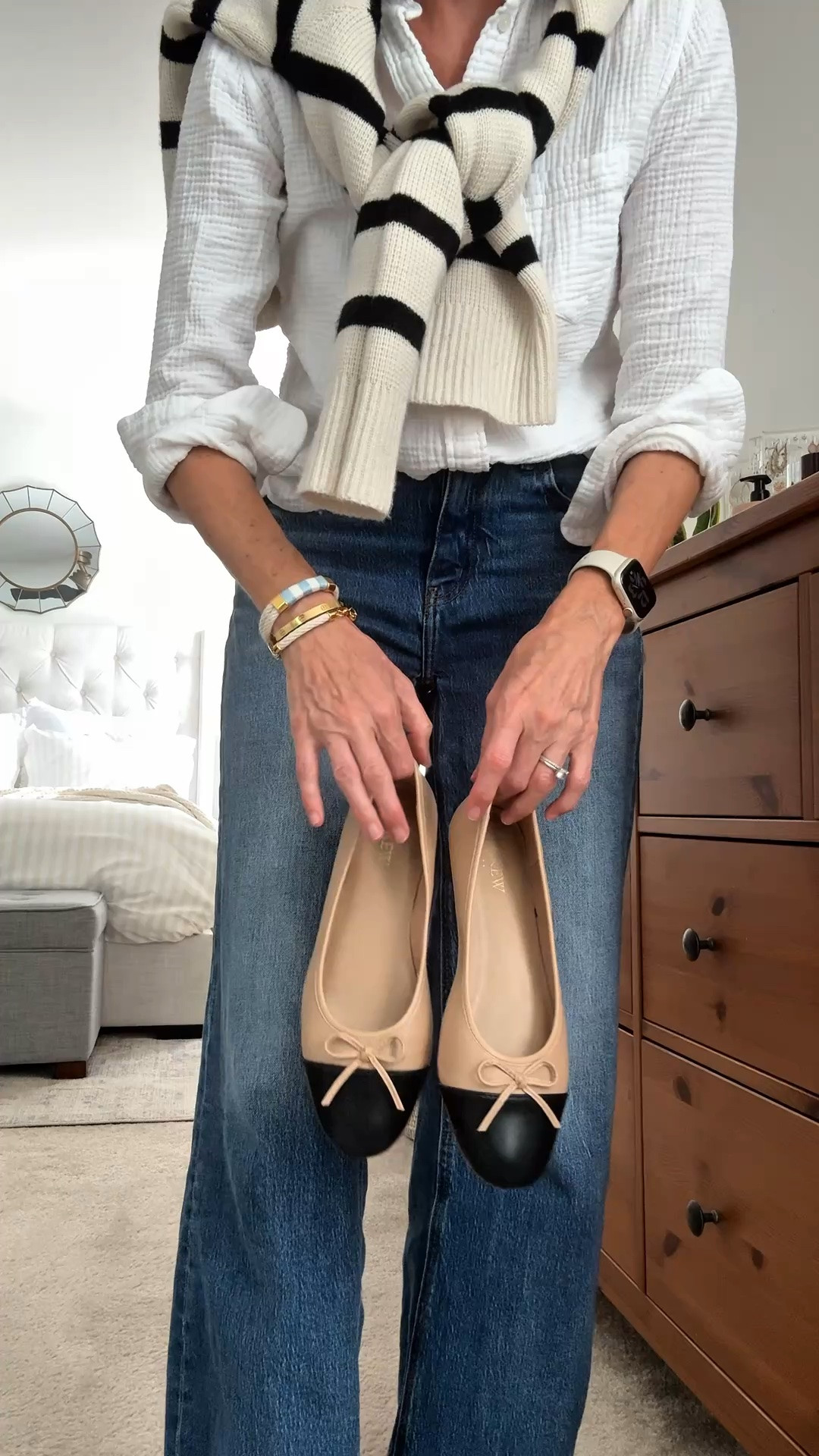 I used to overcomplicate getting dressed… now I just want easy, timeless outfits that always work. 🤍
Linen pants, lightweight layers, classic stripes, neutral basics, and pieces that feel effortless but still polished. Basically my version of empty nester coastal style with a little Nancy Meyers energy mixed in. ✨

These are the outfits I actually wore last week and honestly? Having simple go-to formulas makes mornings so much easier.

#EmptyNesterStyle #Over50Style #CoastalGrandmother #ClassicStyle #NancyMeyersStyle

#LTKgrwm #LTKootd #LTKOver40