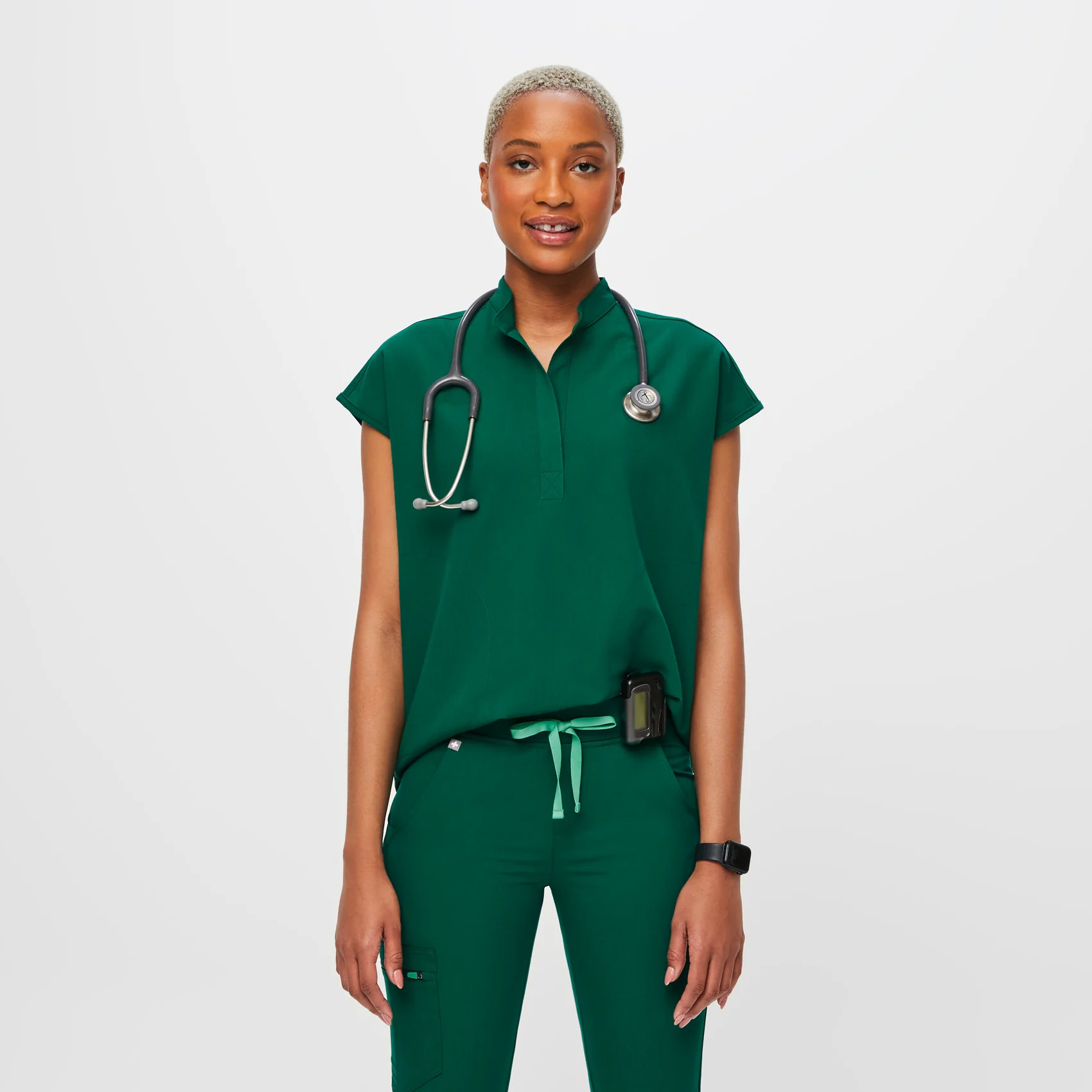 Women's Rafaela Oversized Scrub Top - Hunter Green · FIGS | FIGS