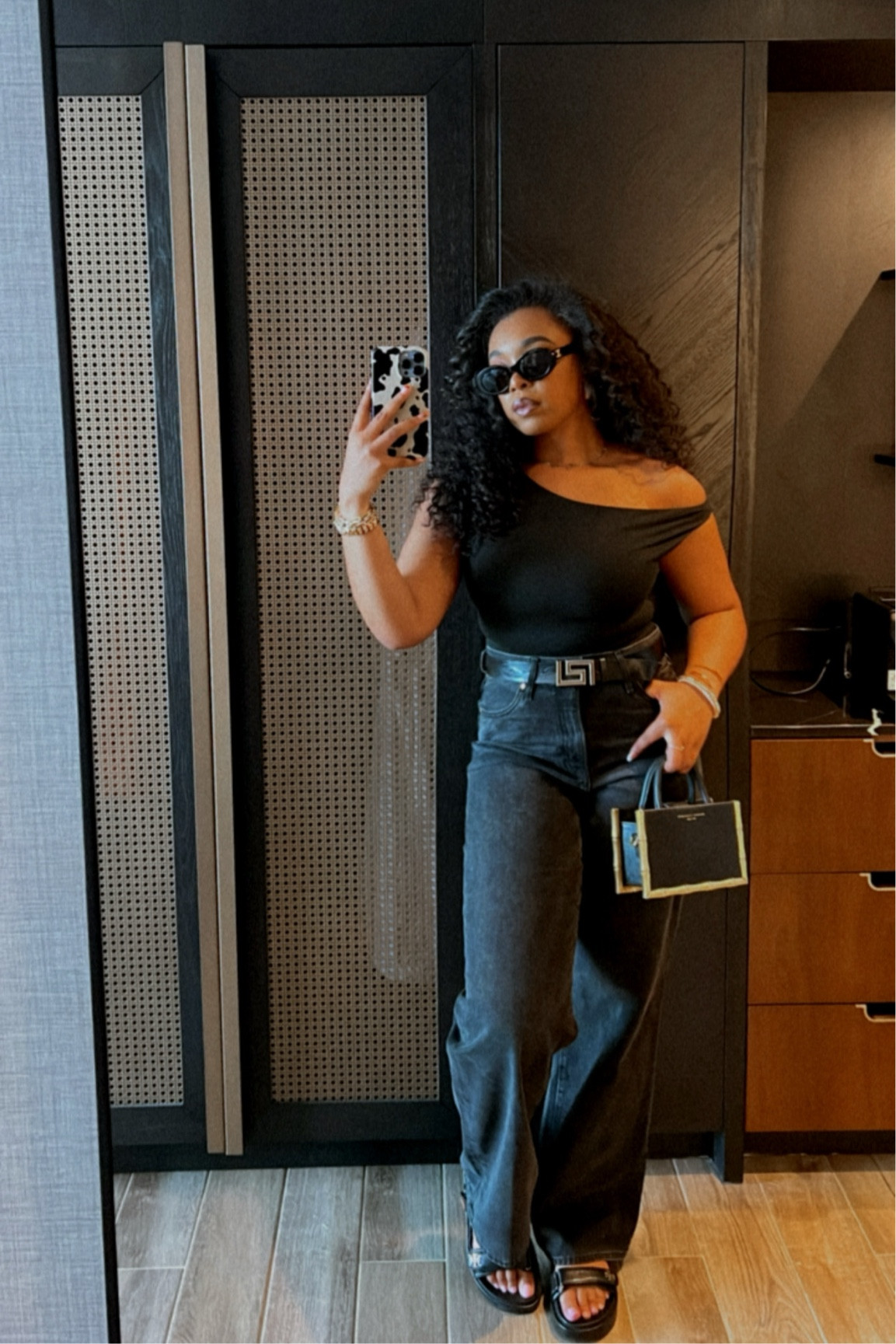 You can never go wrong with a classic all black outfit! 

#LTKStyleTip