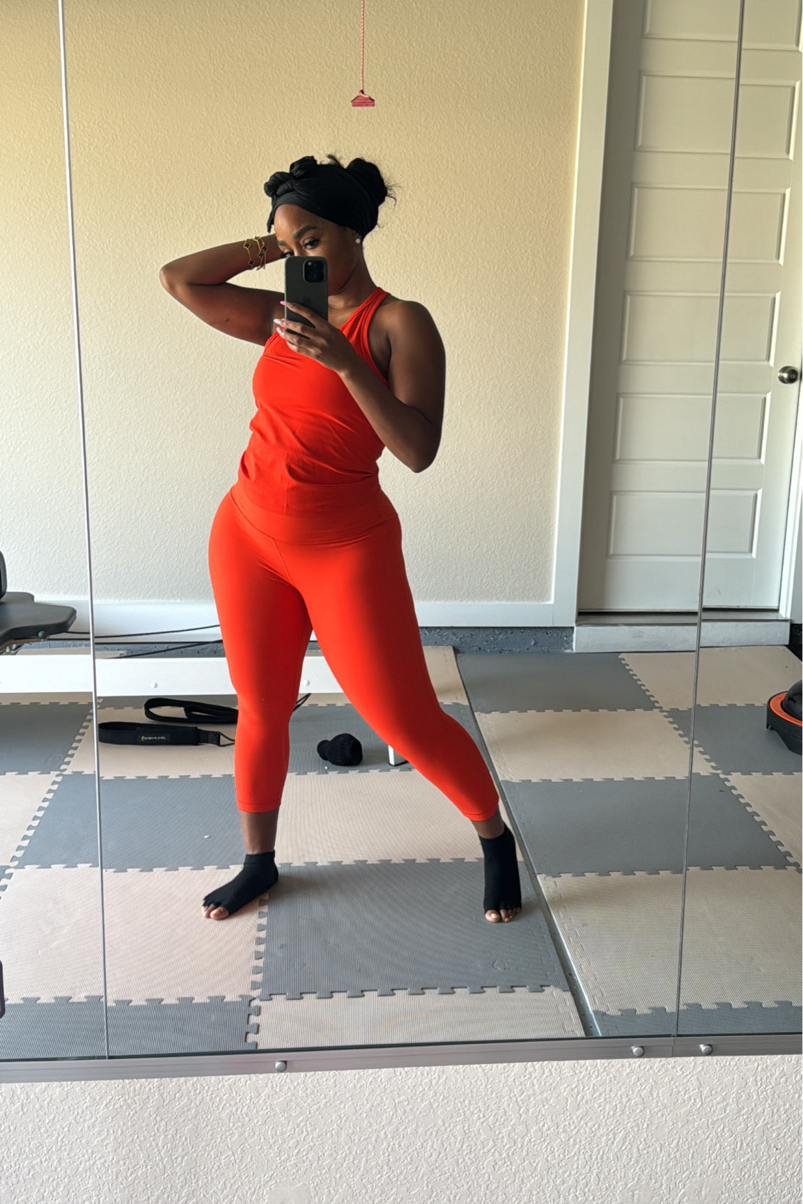Monotone gym fit that has great coverage and stretch!

#LTKActive #LTKStyleTip #LTKFitness