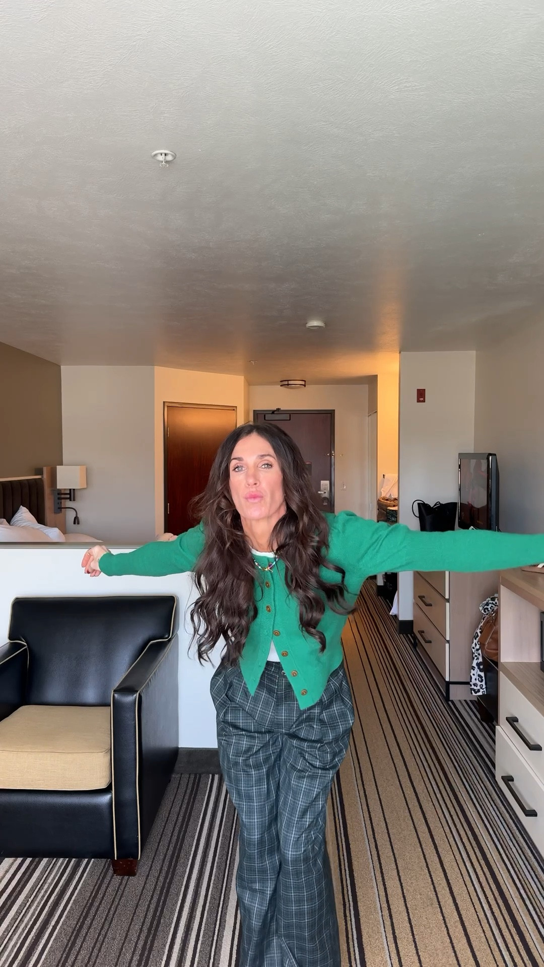 Another day of romanticizing my life ✨
Pants: Commense tts
Sweater: Free People
Shirt: AE
Shoes: Amazon  

#LTKmomlife #LTKootd