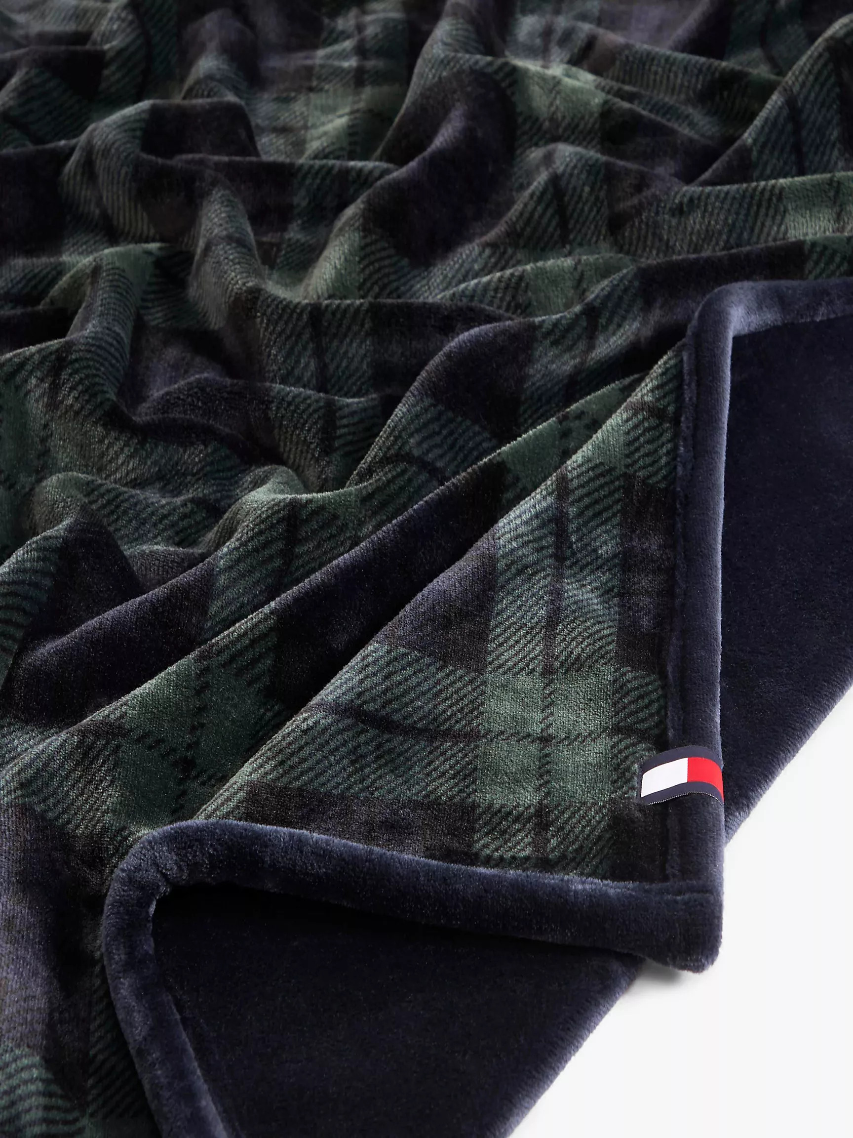 Plush Tartan Blanket | Tommy Hilfiger | Tommy Hilfiger (US)