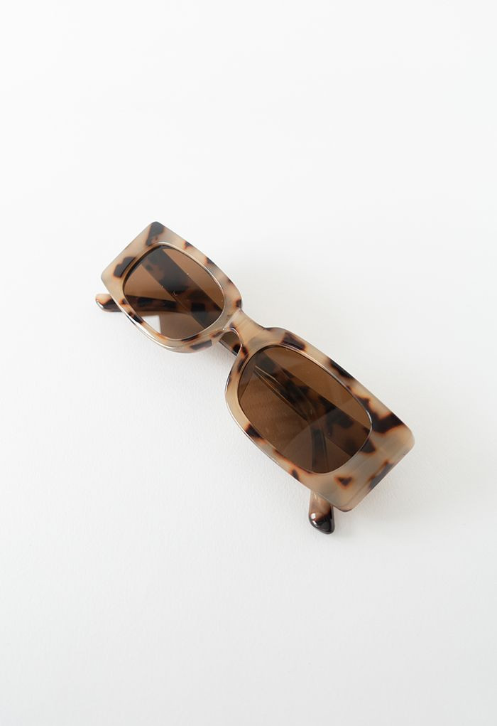 Full-Rim Rectangle Sunglasses in Tortoiseshell | Chicwish