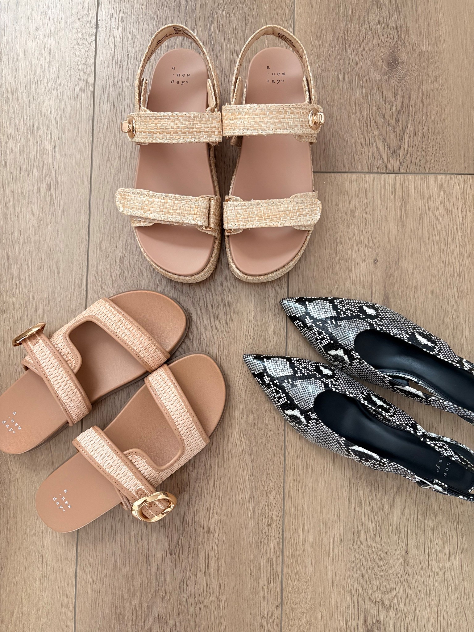 Target sandals!! True to size and comfyyyyy



#LTKSpringSale #LTKmomlife #LTKOver40