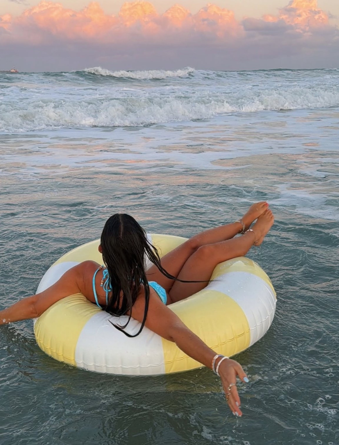 @FUNBOY has the best floats!! 

#LTKSeasonal #LTKSwim