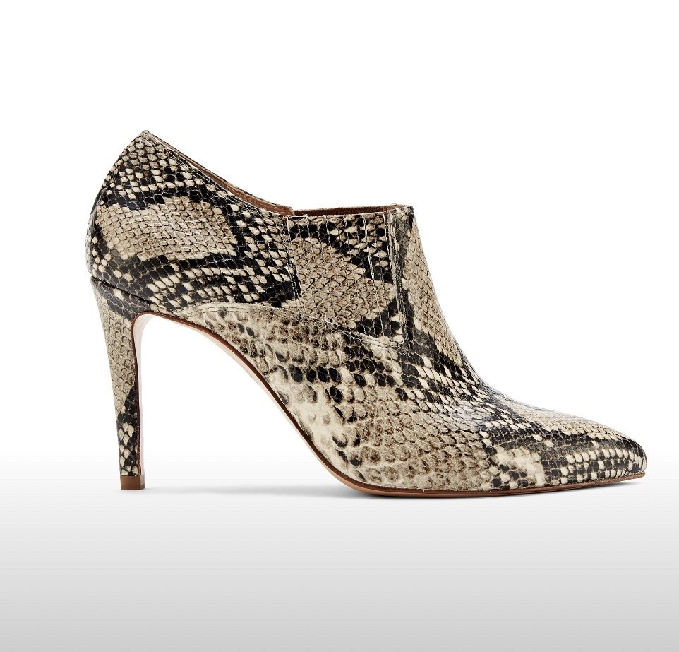 The “It” Shoe of the Season! Don’t miss out! (Shoe Code: AMY15)

#LTKShoeCrush #LTKFallSale #LTKStyleTip