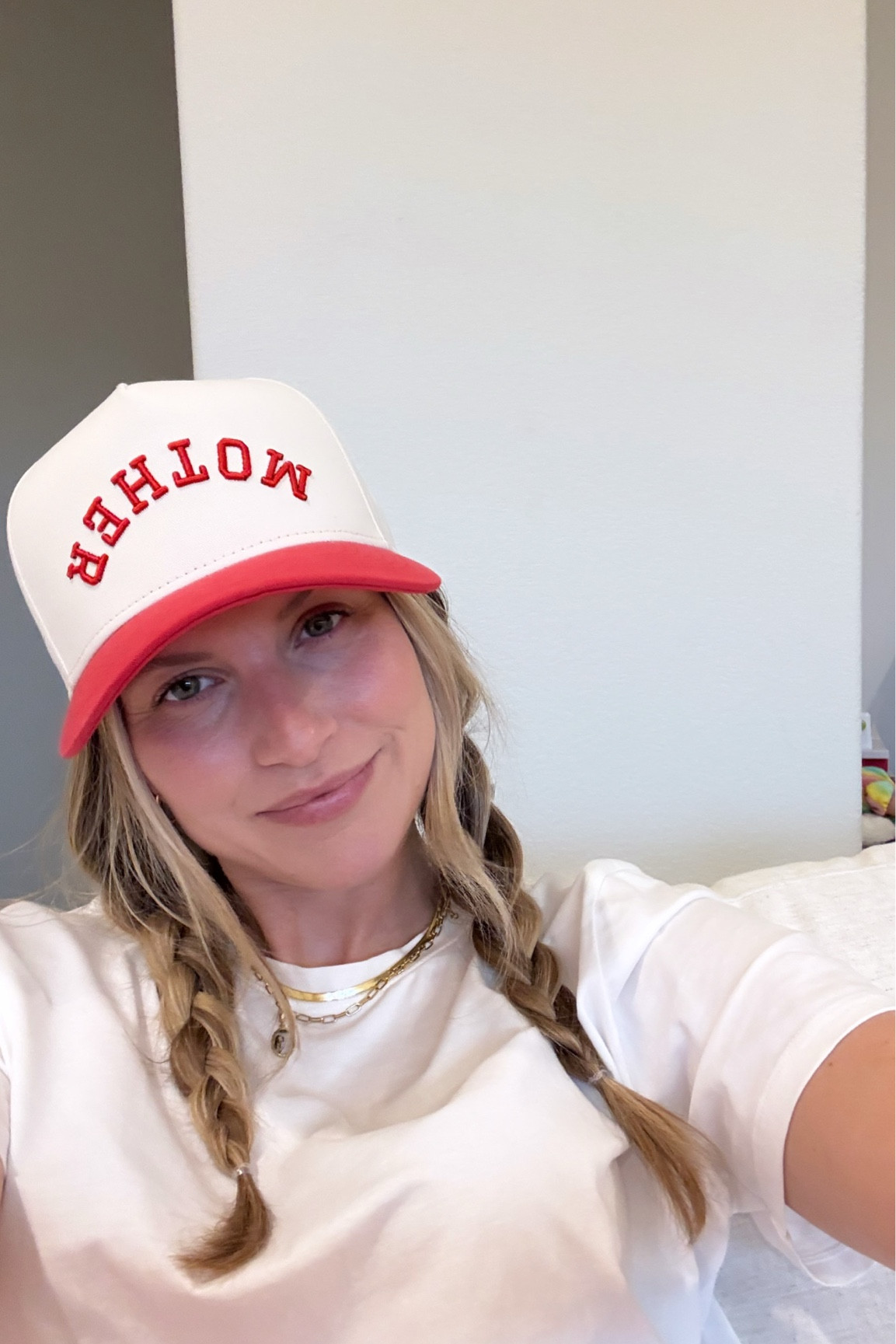 Cutest mom hat ❤️❤️❤️ 

Mom style
Mom ootd

