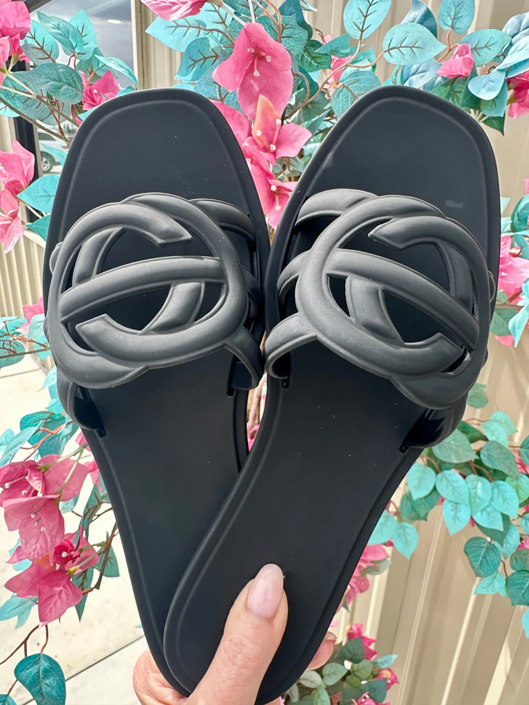 PREORDER!! Icon Jelly Sandals in Black | Glitzy Bella