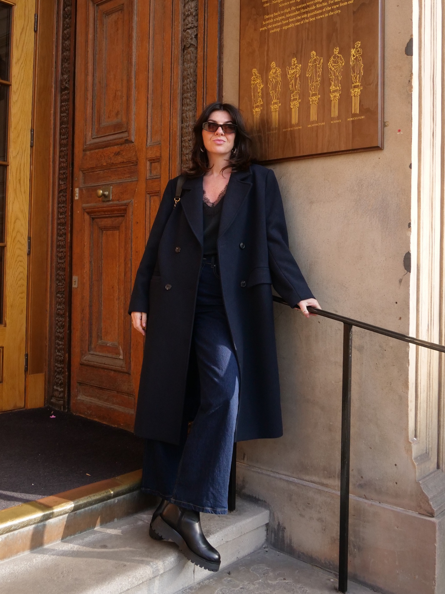 Autumn outfit inspiration long coat navy coat 