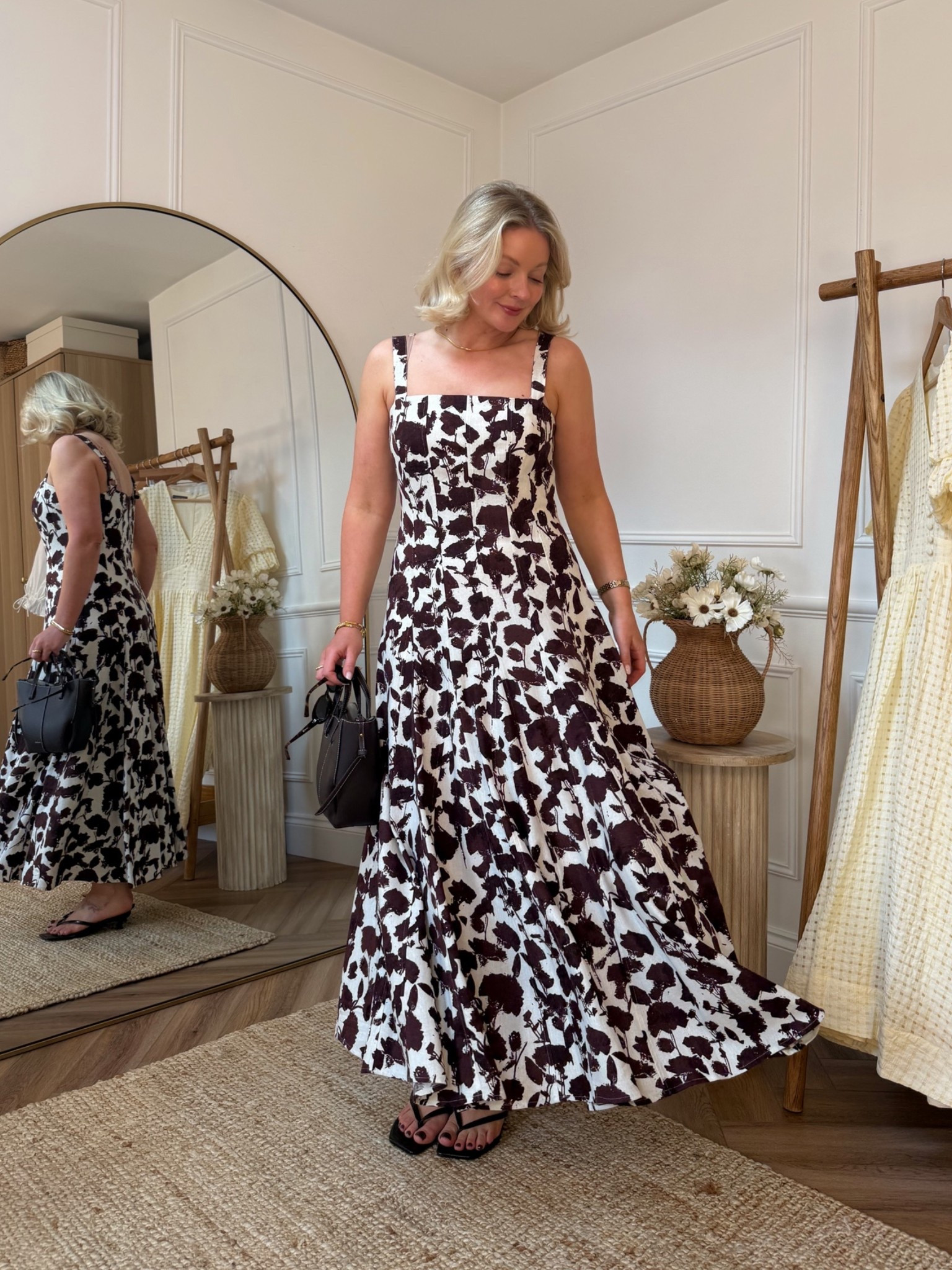 Beautiful linen summer dress - wearing size 10 @mintvelvet

#LTKsummer