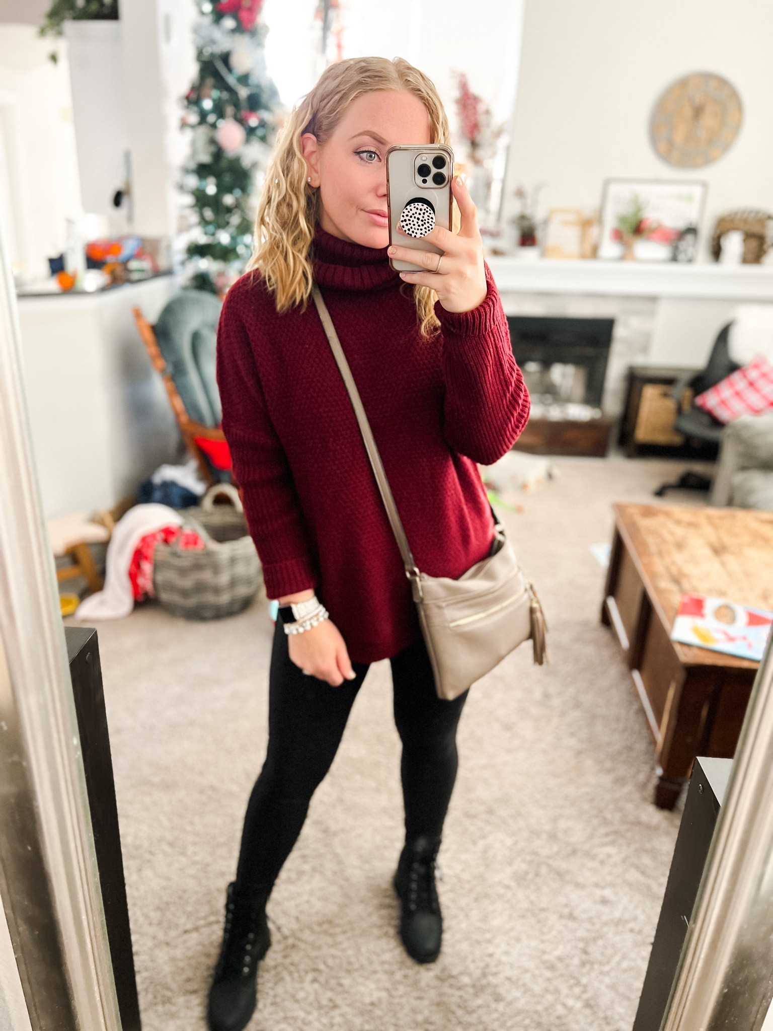 Oversized sweater and faux leather leggings. All fit TTS. All from Amazon 

Weekend ootd, winter outfit, amazon outfit, amazon fashion, amazon sweater, faux leather leggings, spanx, spanx leggings dupe, crossbody bag, winter boots, cable knit sweater, midsize outfits, size 6 outfit ideas, petite, Christmas outfit ideas 
#amazon #outfitoftheday #hair #curlingiron #oversizedsweater 