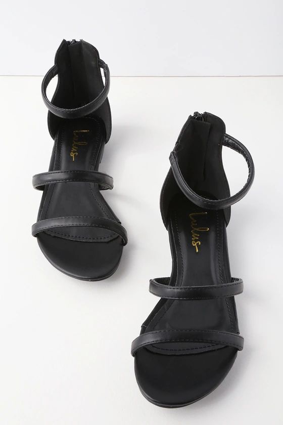 Quin Black Flat Sandals | Lulus (US)