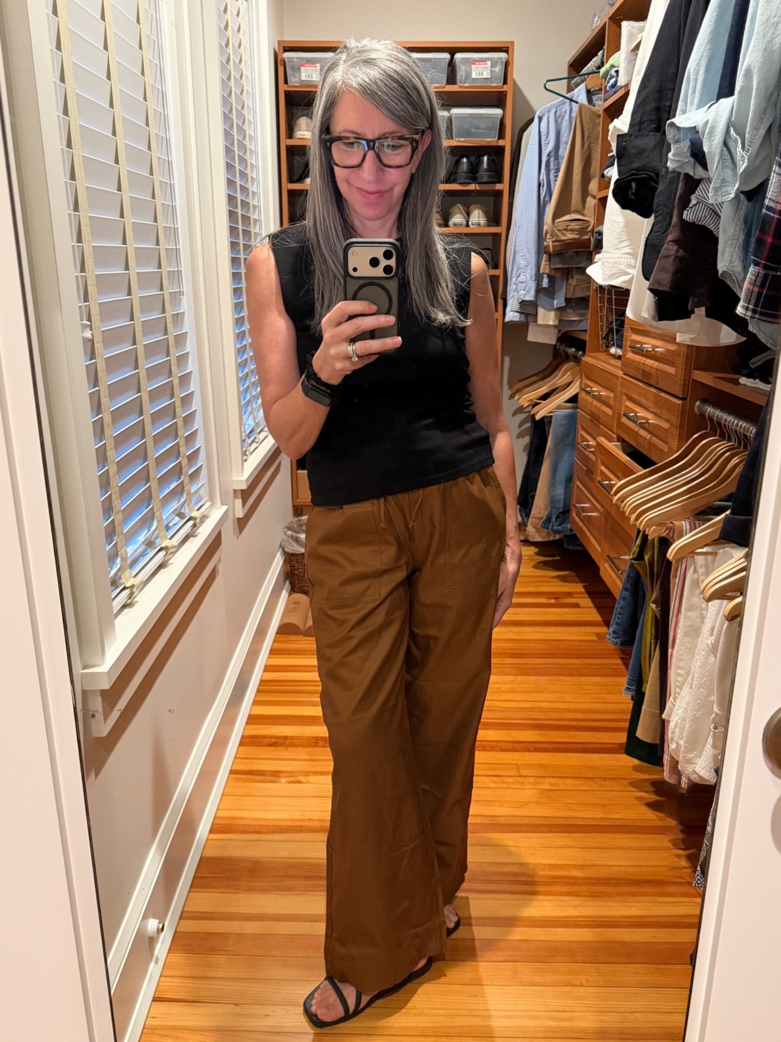 Banana Republic brown wide leg pants - perfect cut, fabric, and the exact right brown. Do not sleep on these.

#LTKootd #LTKgrwm #LTKOver40