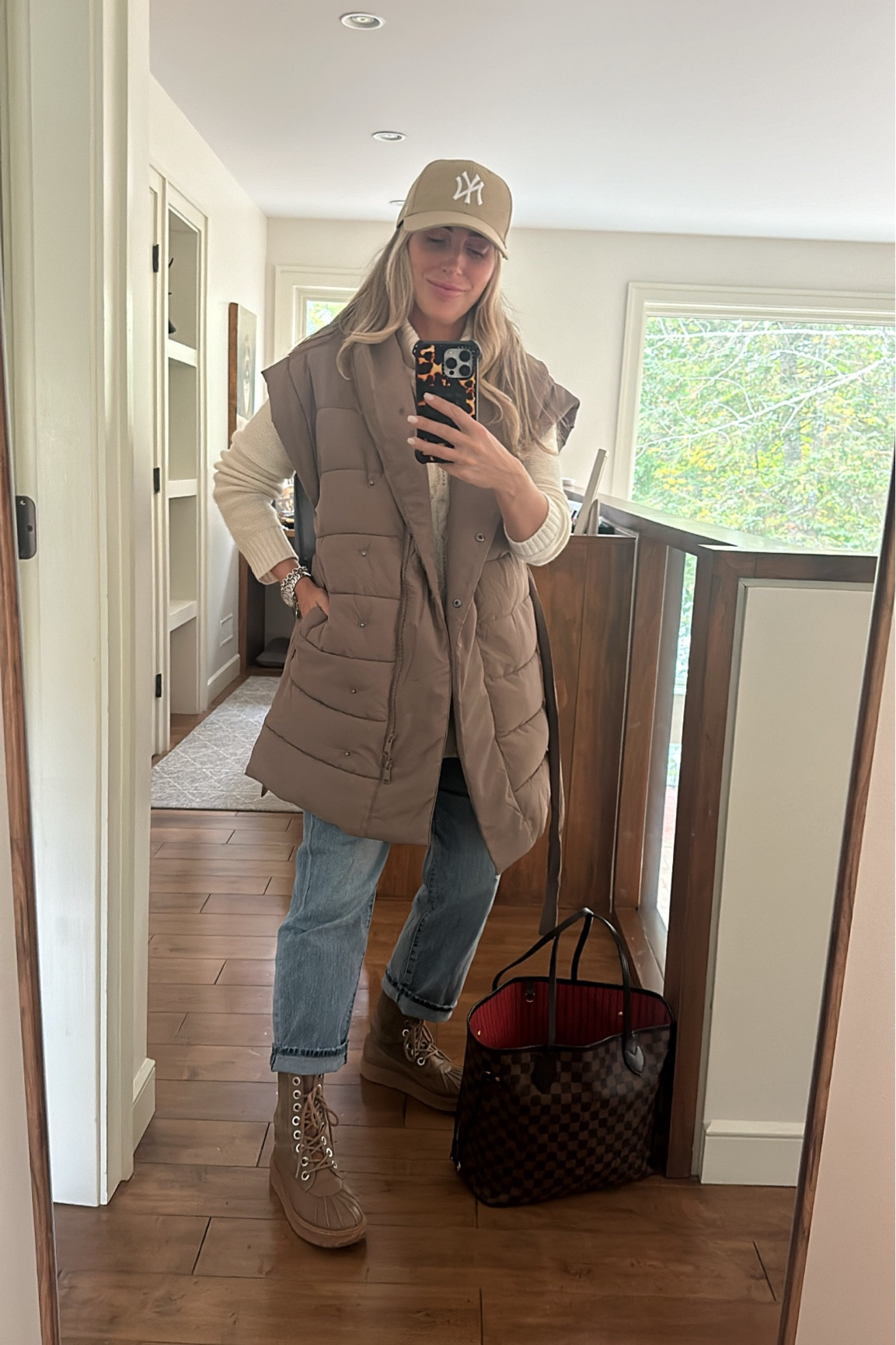 This vest on repeat for bf all and it’s currently on sale for 30% off! Wearing size small xx 

#LTKautumn #LTKsale #LTKcanada