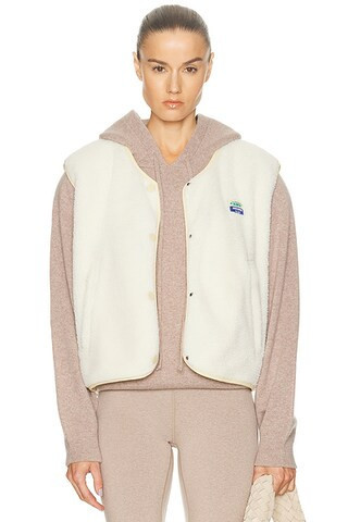 American Vintage Hoktown Vest in Ecru - White. Size M/L (also in ). | FWRD 