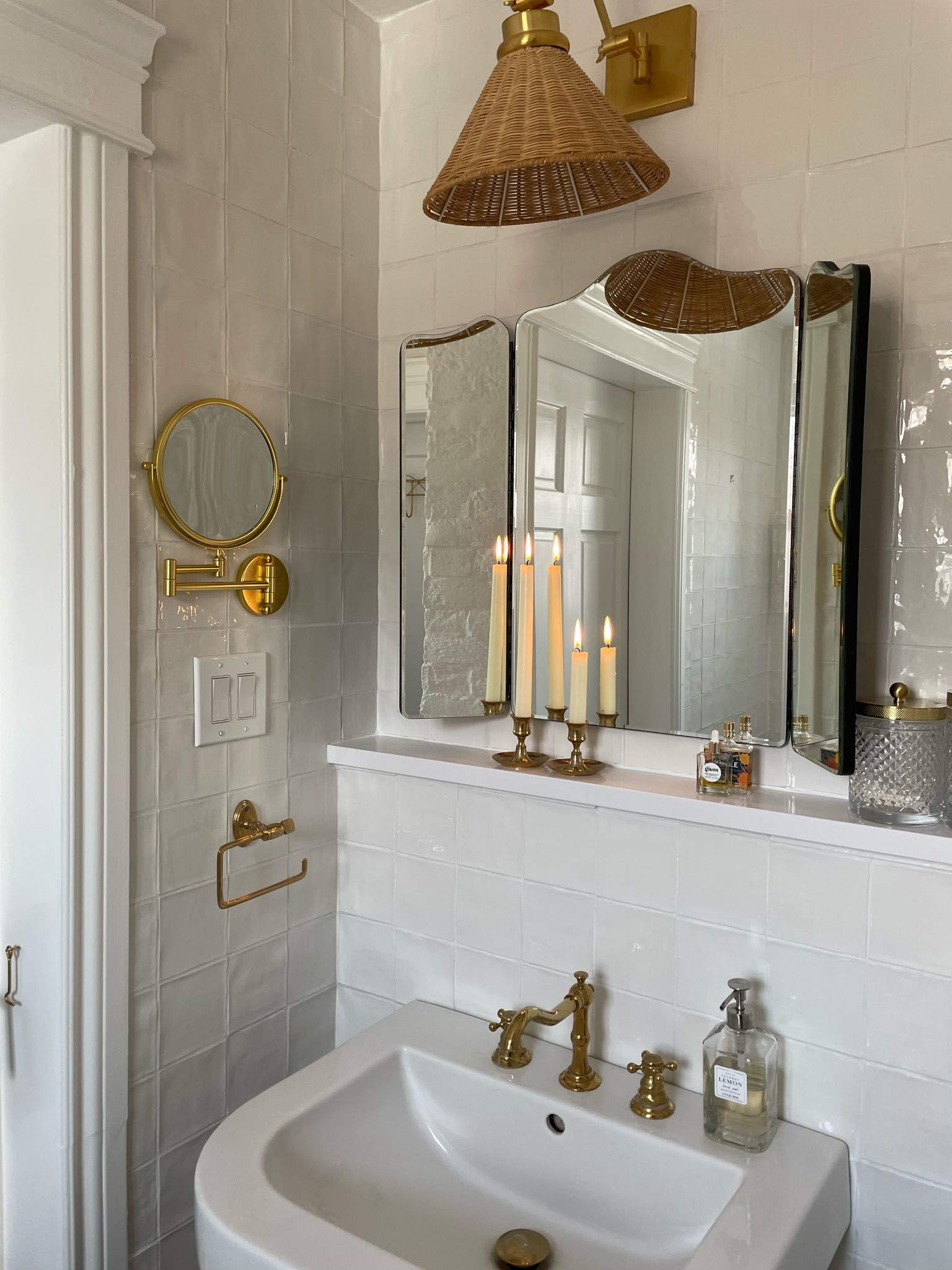 Guest bathroom links 